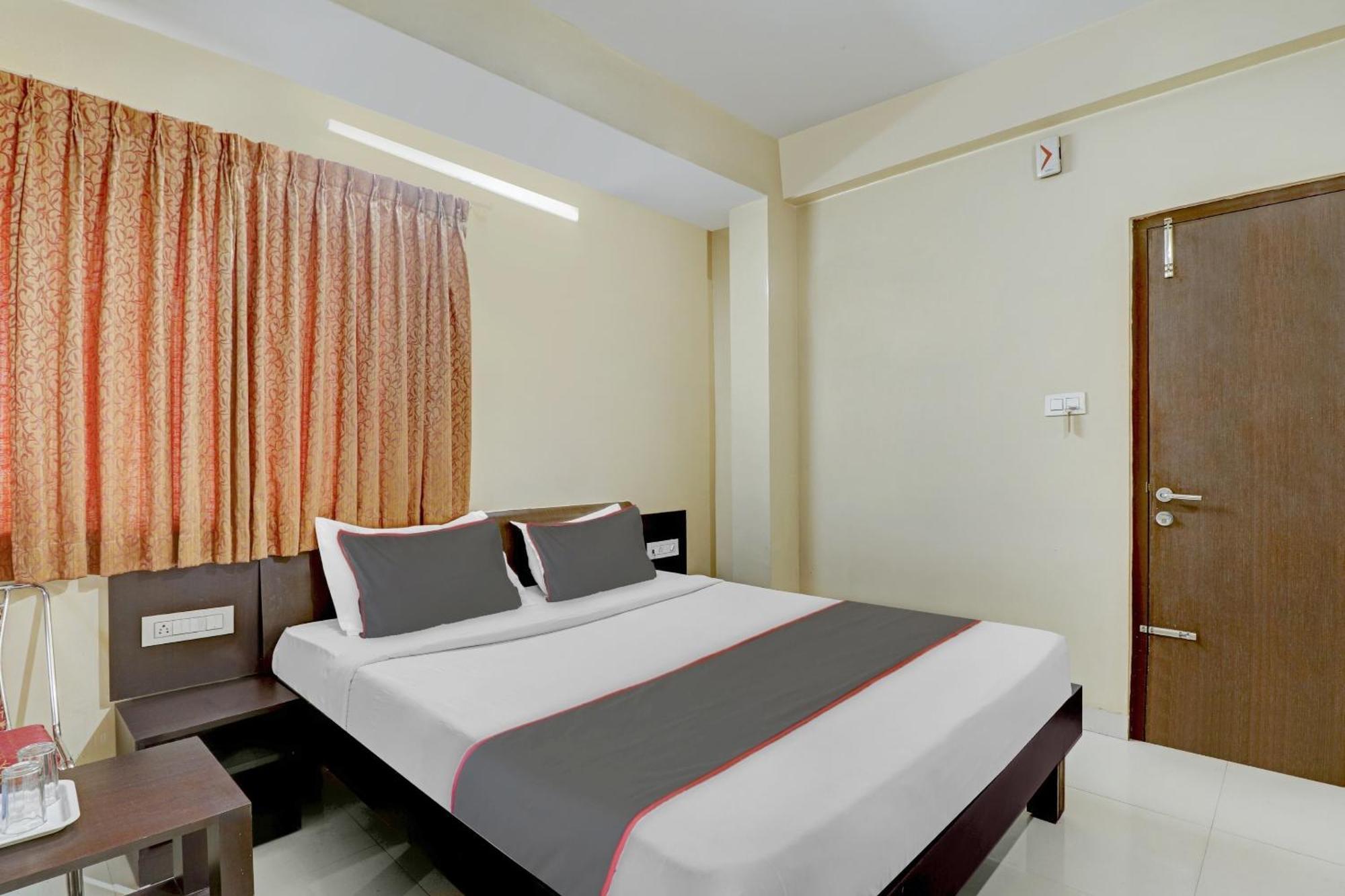 Capital O Champion Lotus Near Mantri Square Mall Hotel Bangalore