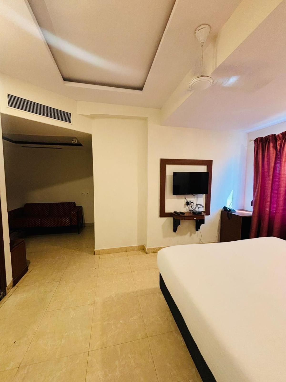 Sandalwood Hotel