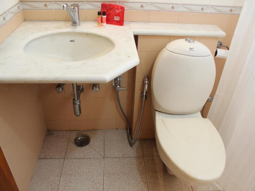 Falcon Residency Road Hotel 3*