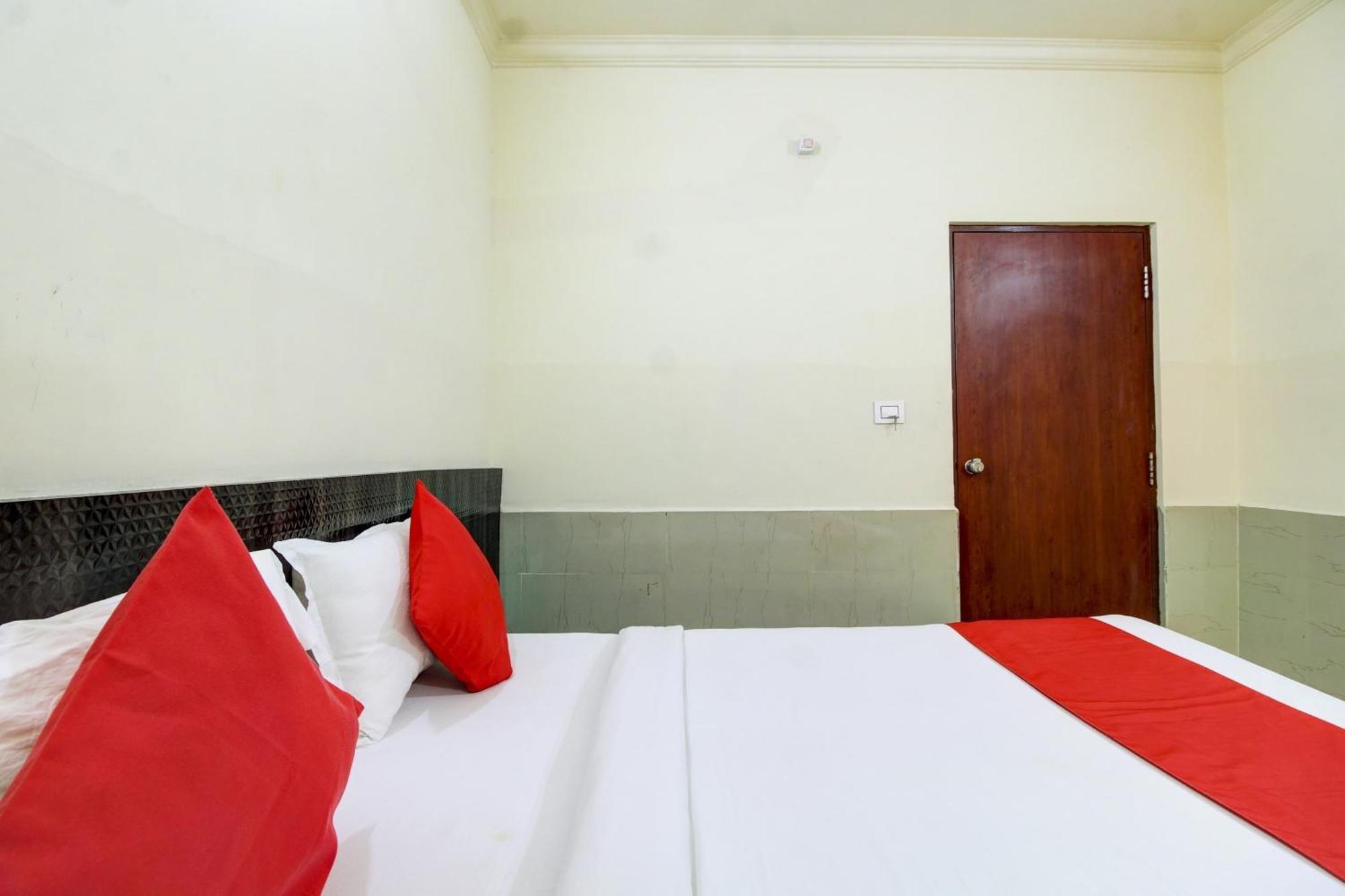 Hotel O Nar Comforts Near Ksr Railway Station Bangalore