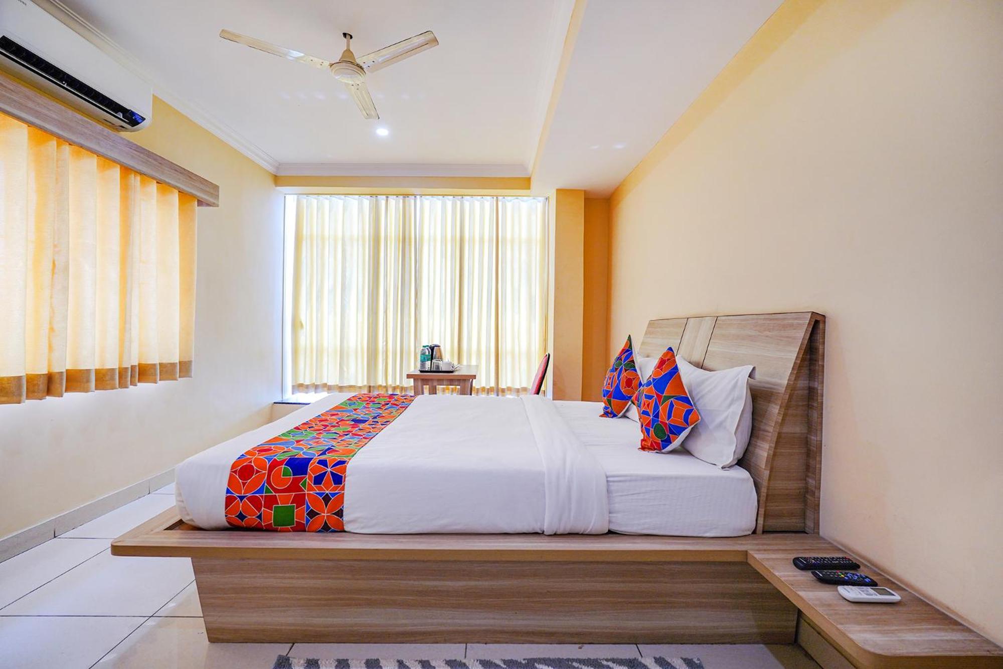 Fabhotel Bns Comforts Hotel