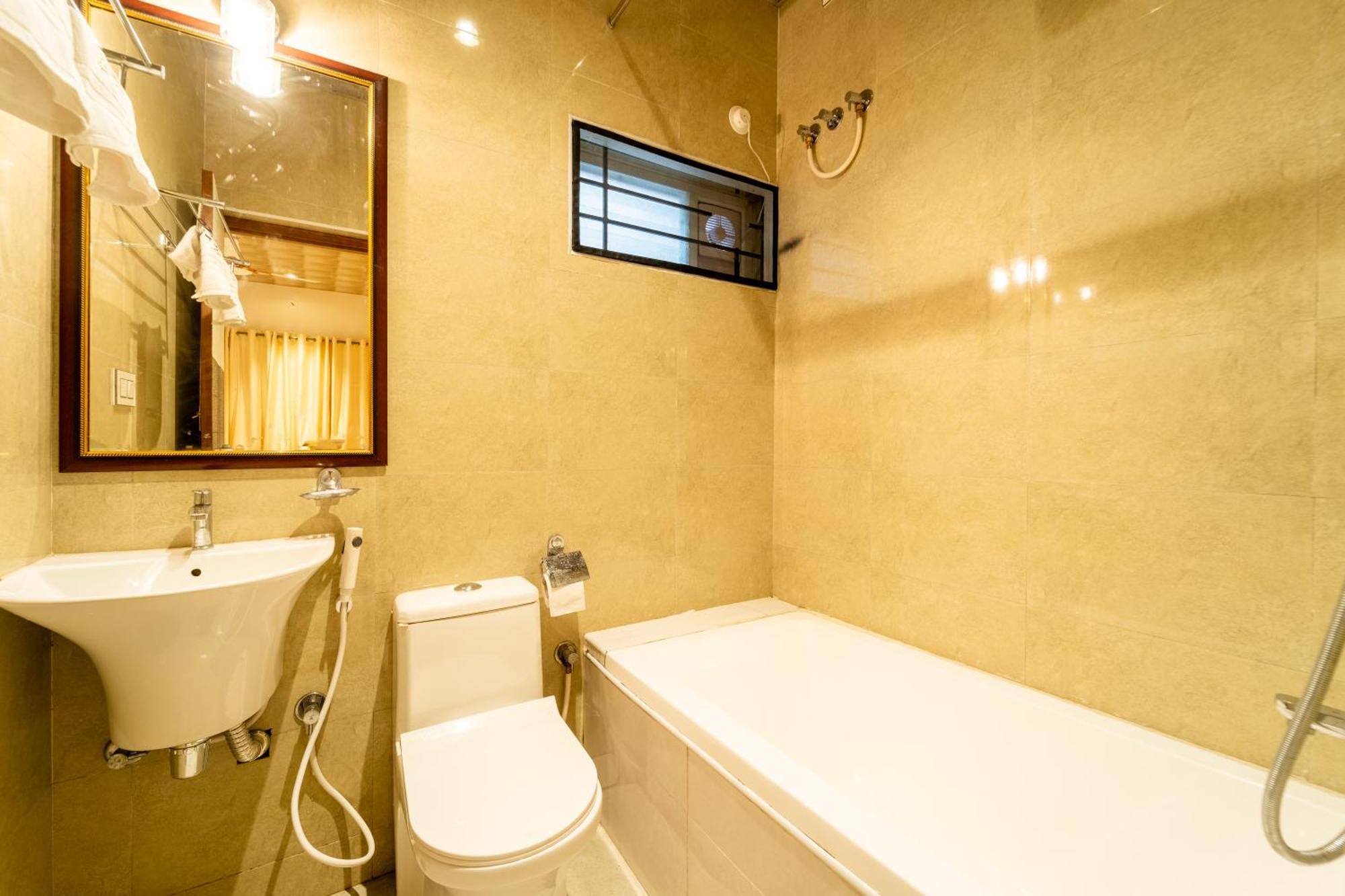 Seasons Hbr Hotel 3*
