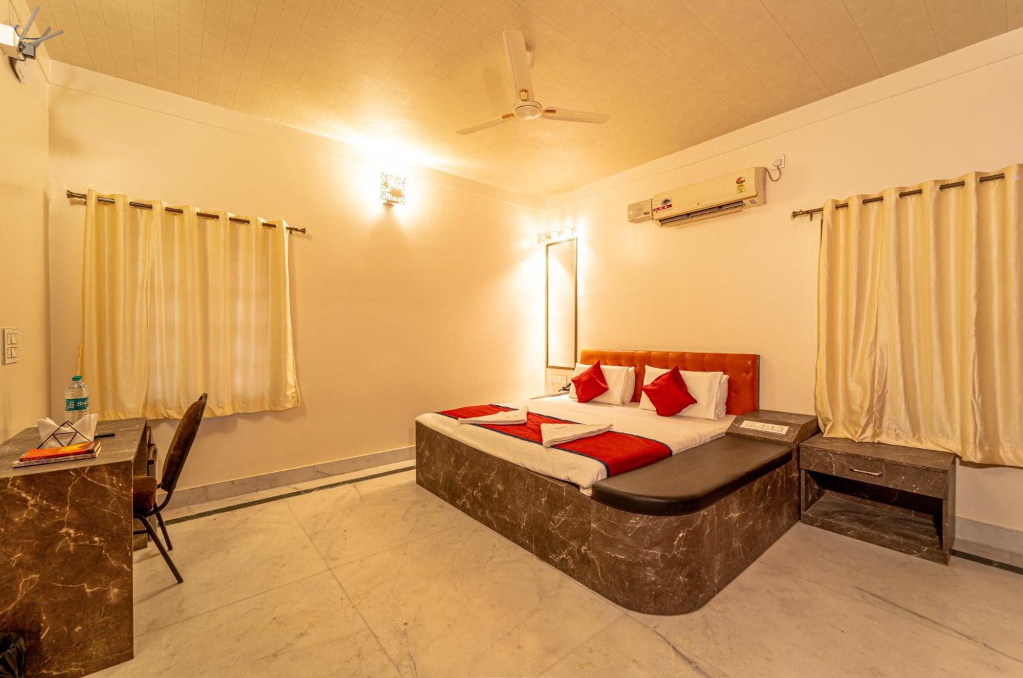 Seasons Hbr Hotel 3*