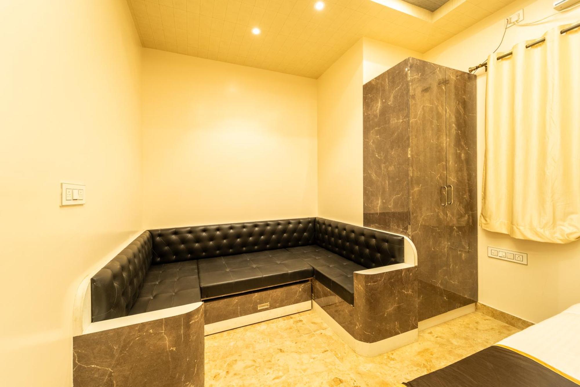 Seasons Hbr Hotel 3*