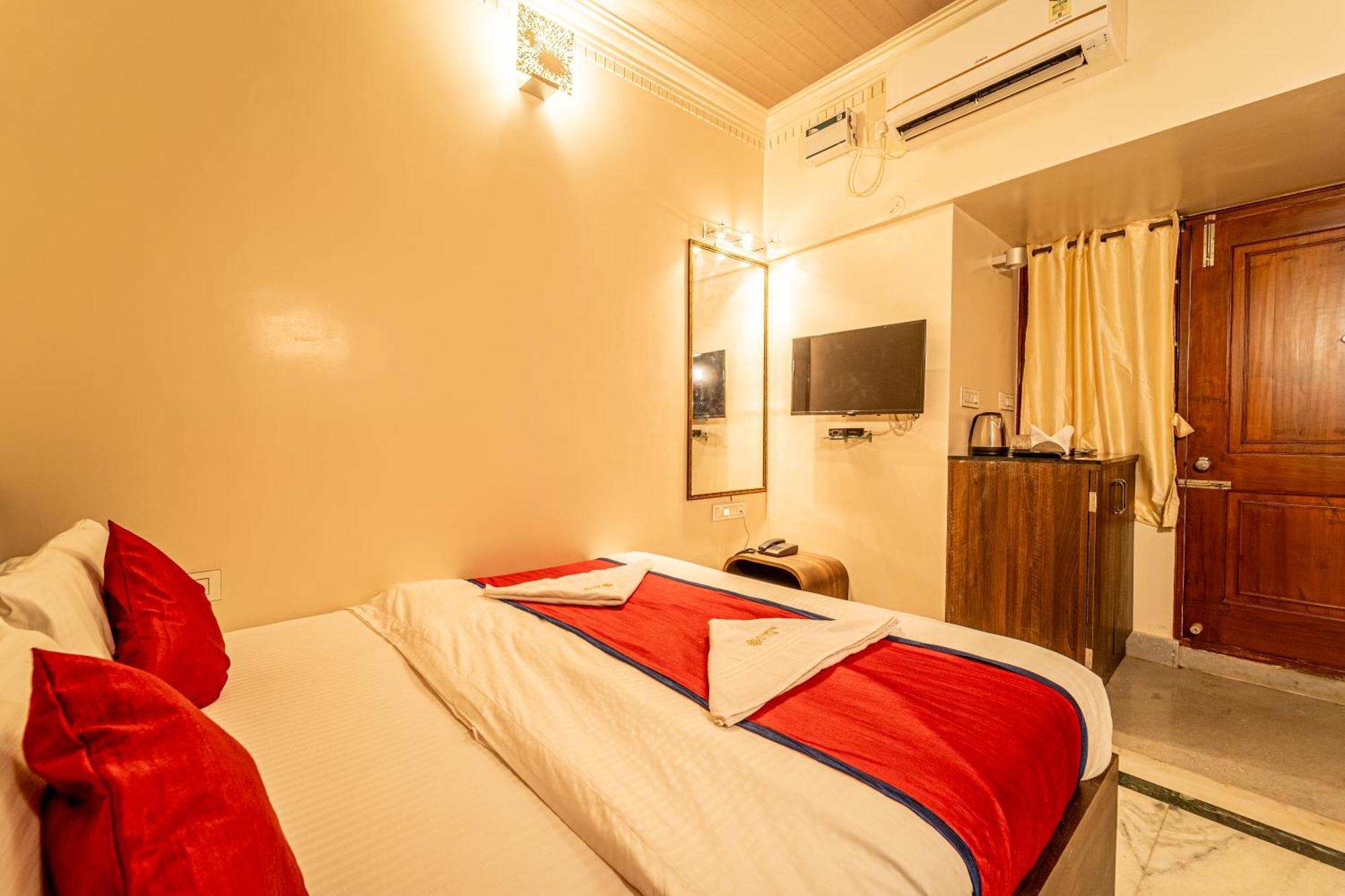 Hotel Seasons Hbr Bangalore