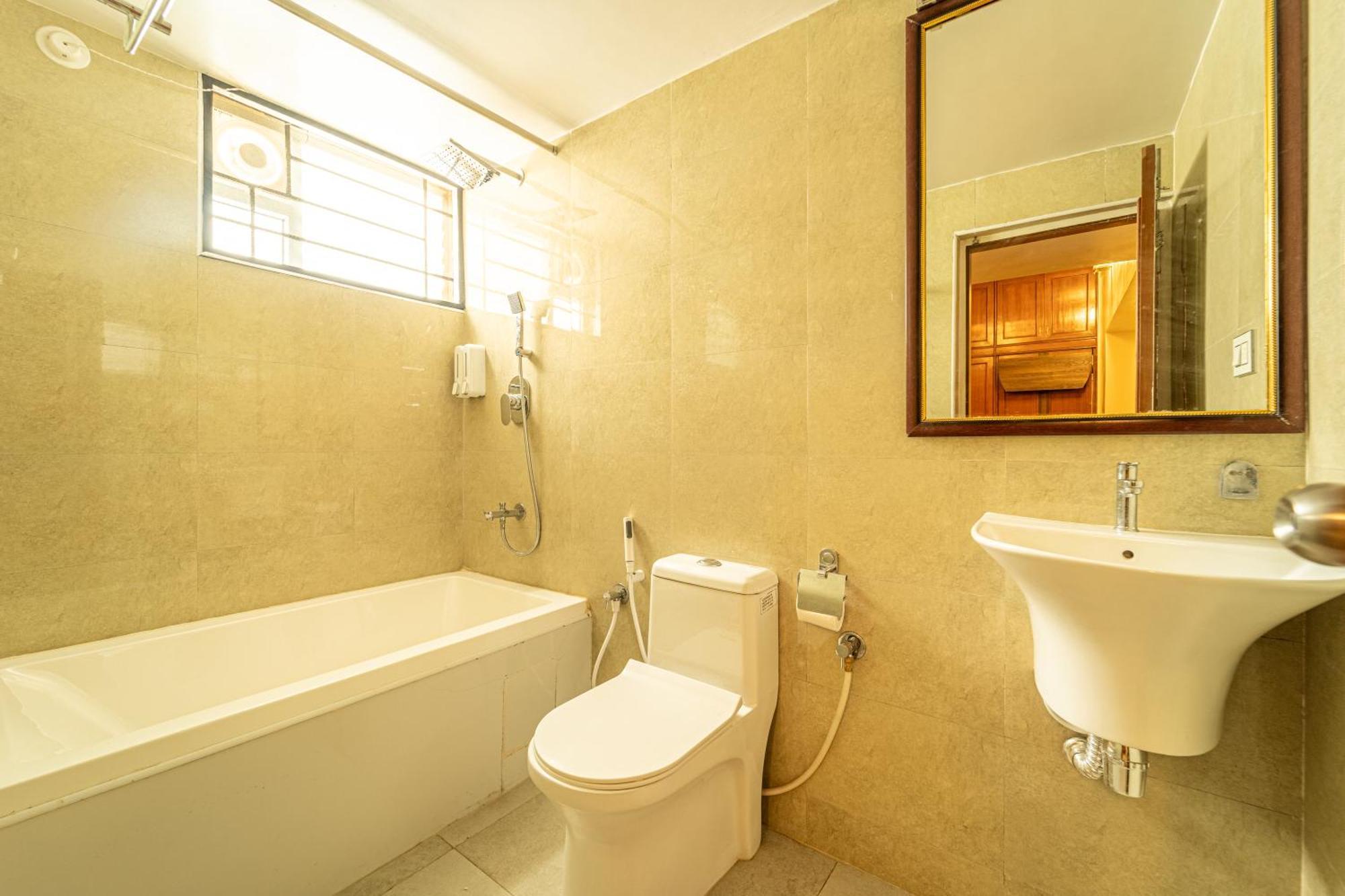 Hotel Seasons Hbr 3*