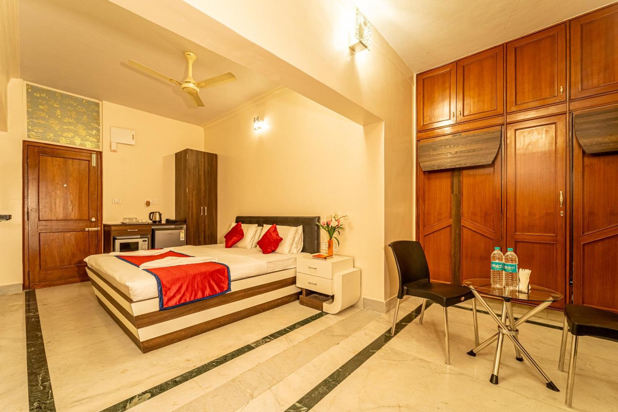 Seasons Hbr 3* Bangalore