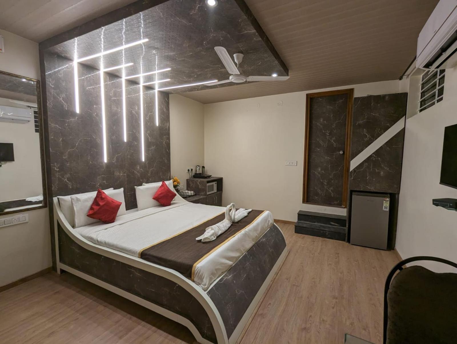 Hotel Seasons Hbr