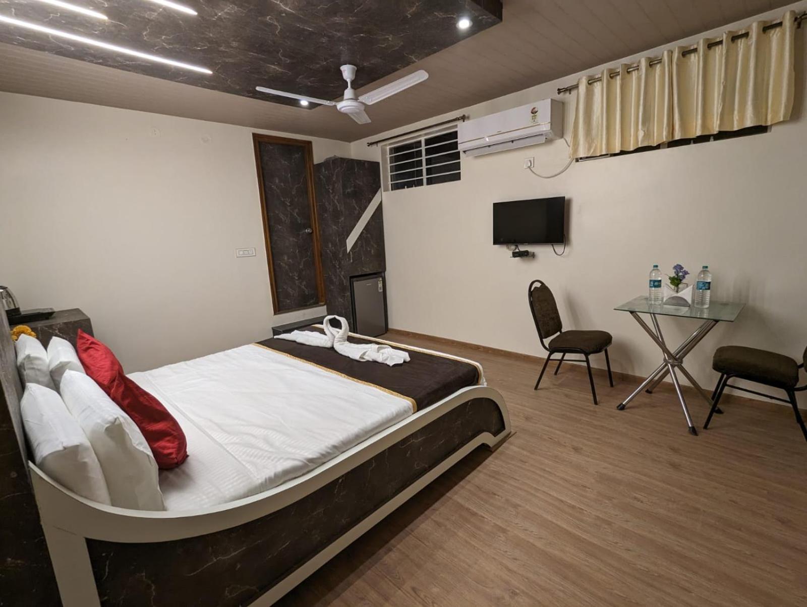 Seasons Hbr Hotel 3*