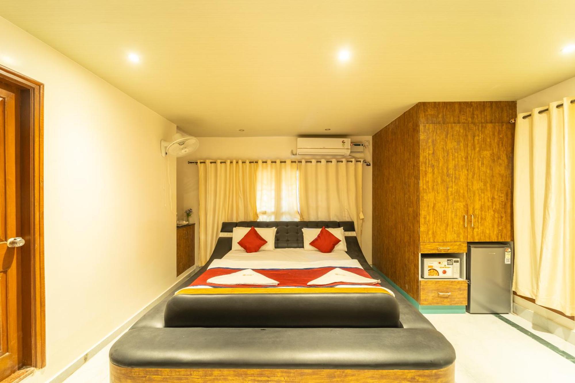 Hotel Seasons Hbr Bangalore