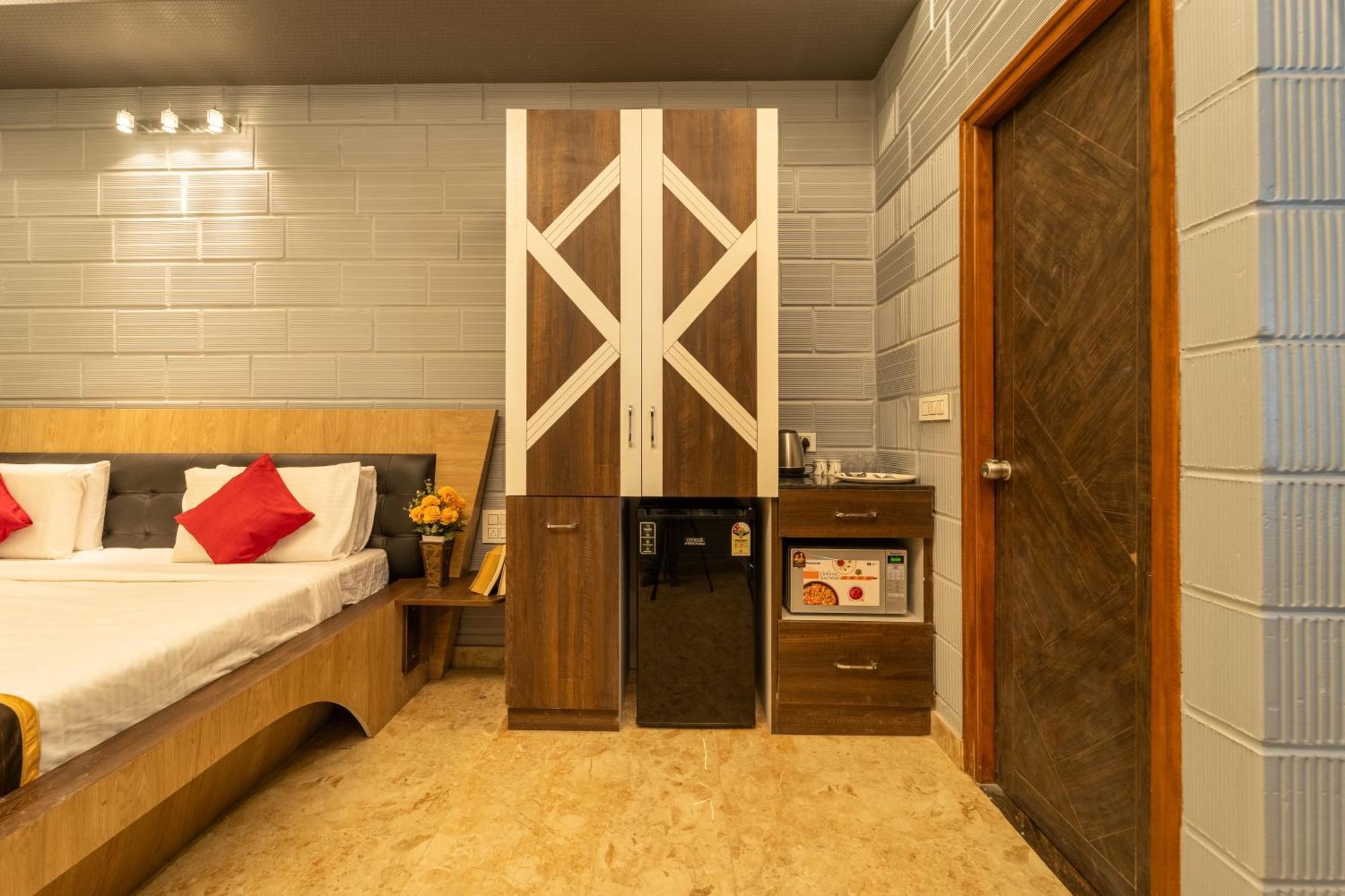 Seasons Hbr Hotel