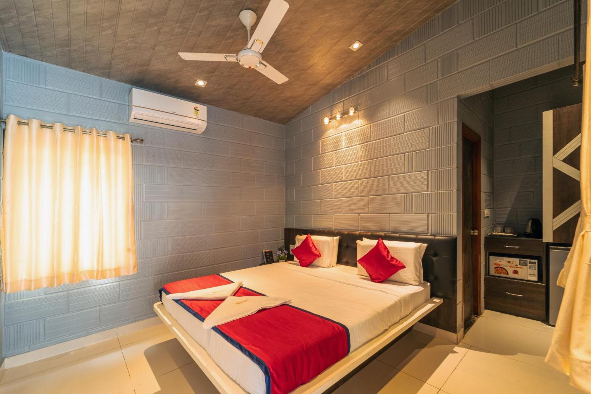 Seasons Hbr 3* Bangalore