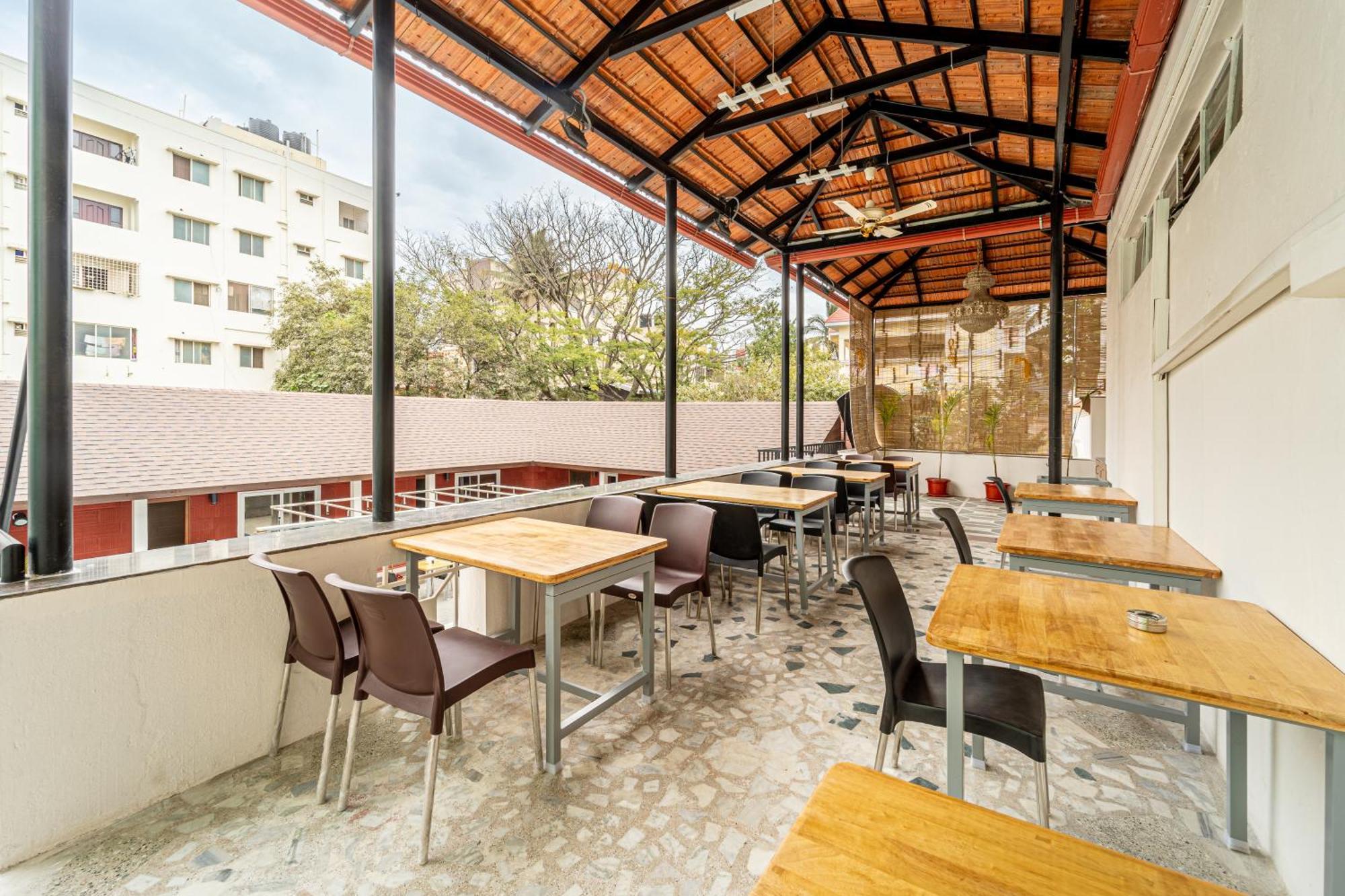 Hotel Seasons Hbr 3*