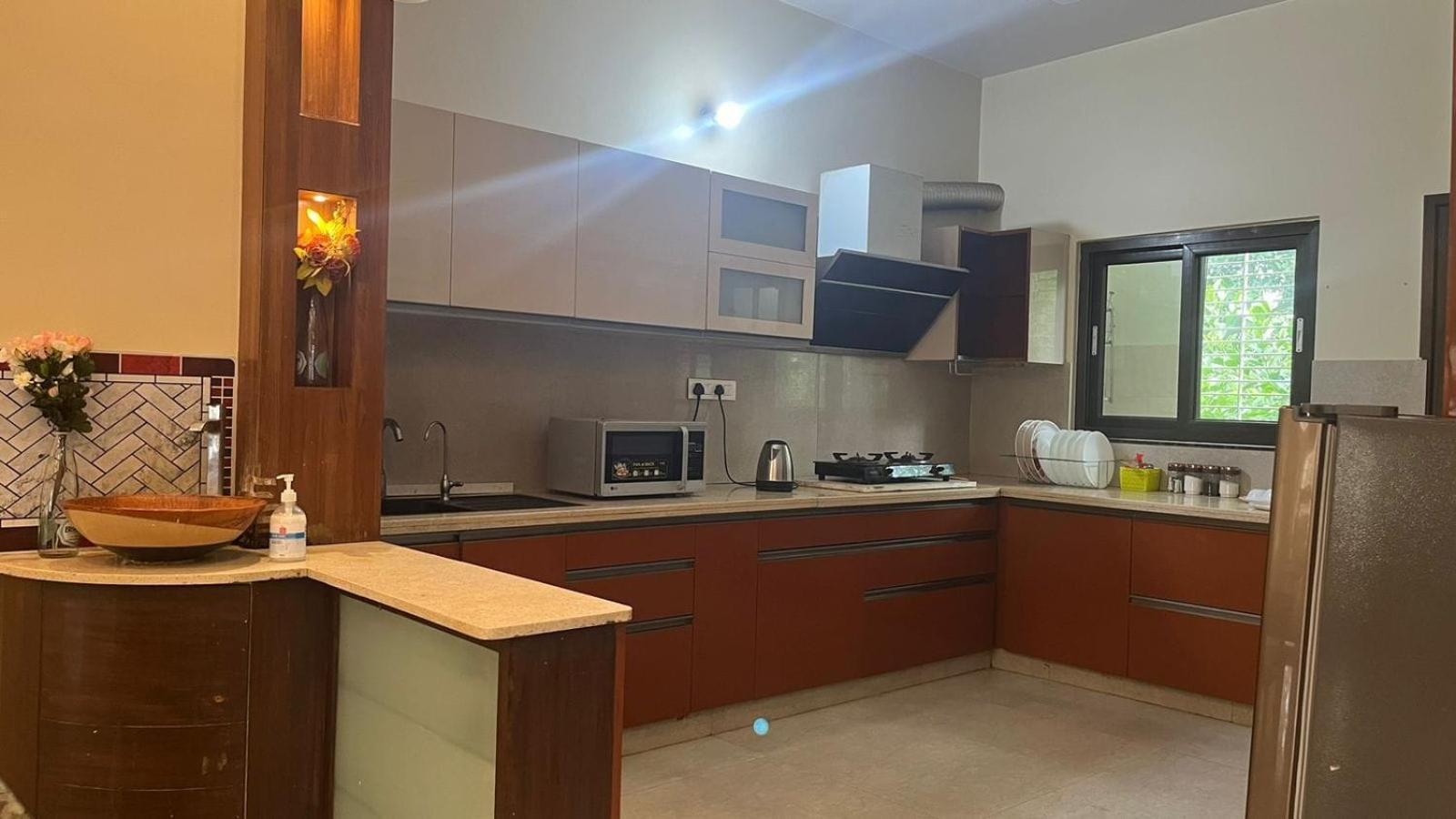 Villa Amara Corporate - Complete 5 With Car Parking