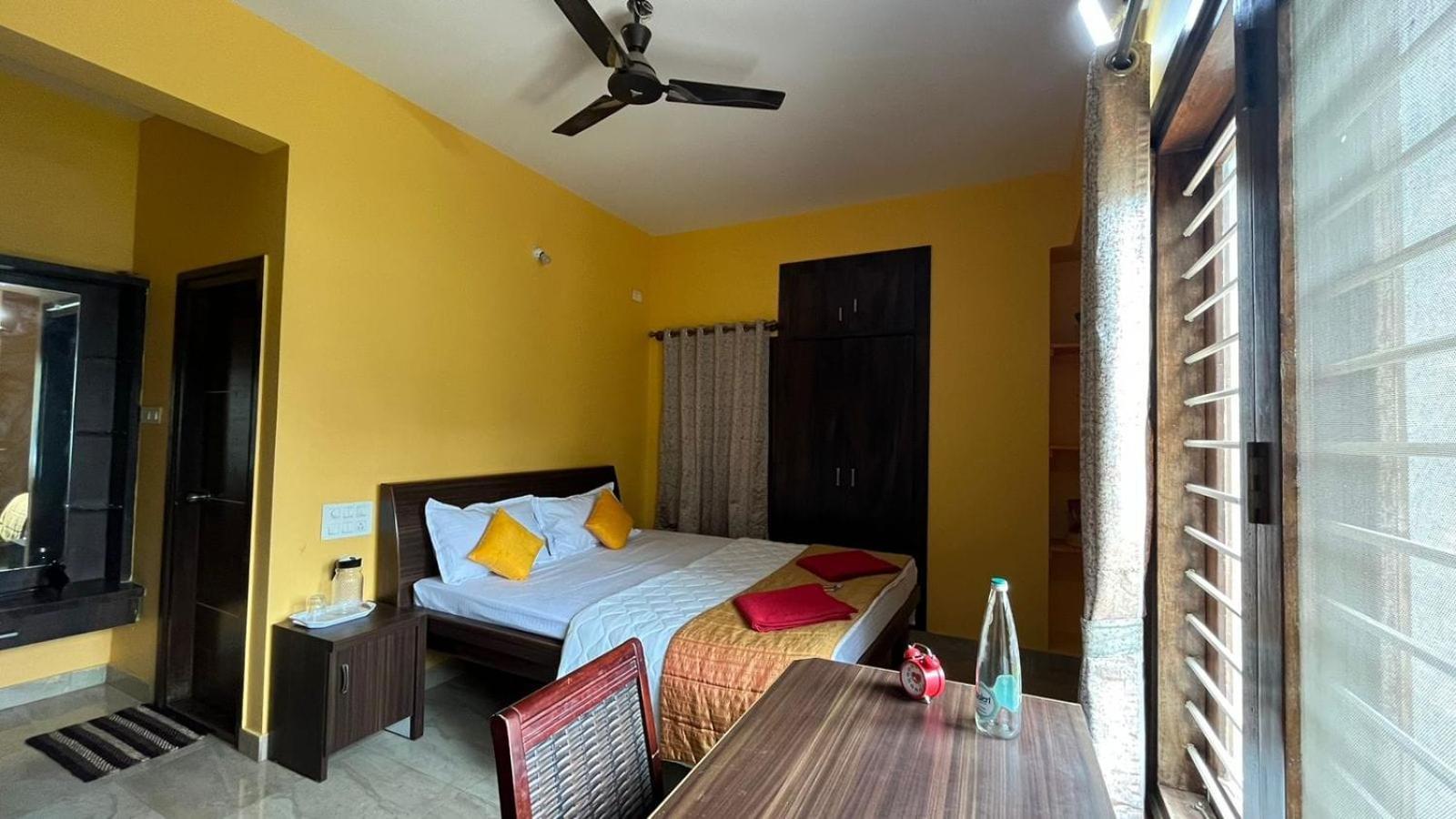 Villa Amara Corporate - Complete 5 With Car Parking