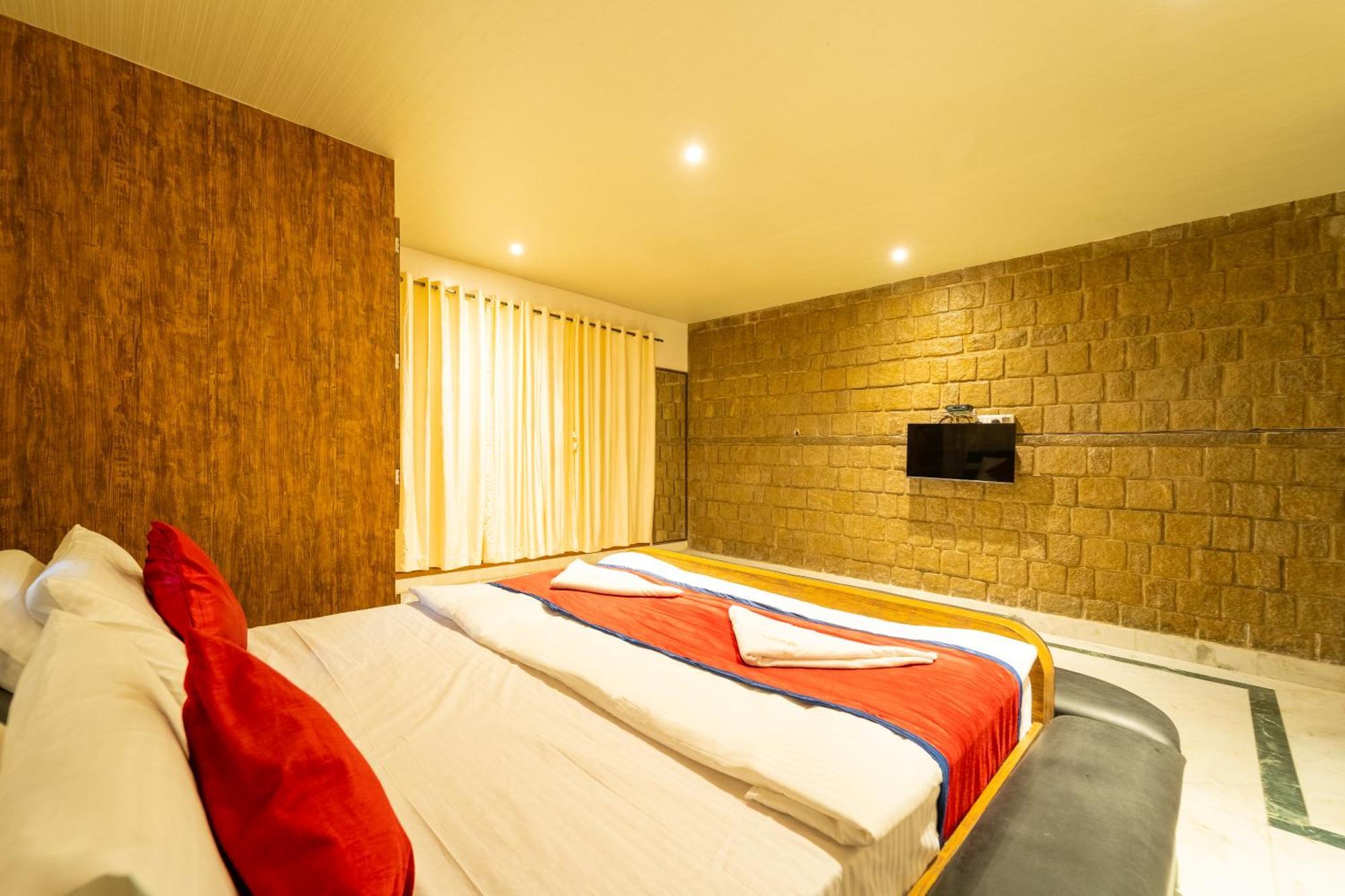 Seasons - Hbr Hotel Bangalore