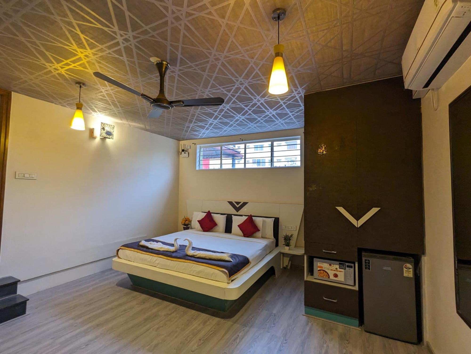 Seasons - Hbr Hotel Bangalore