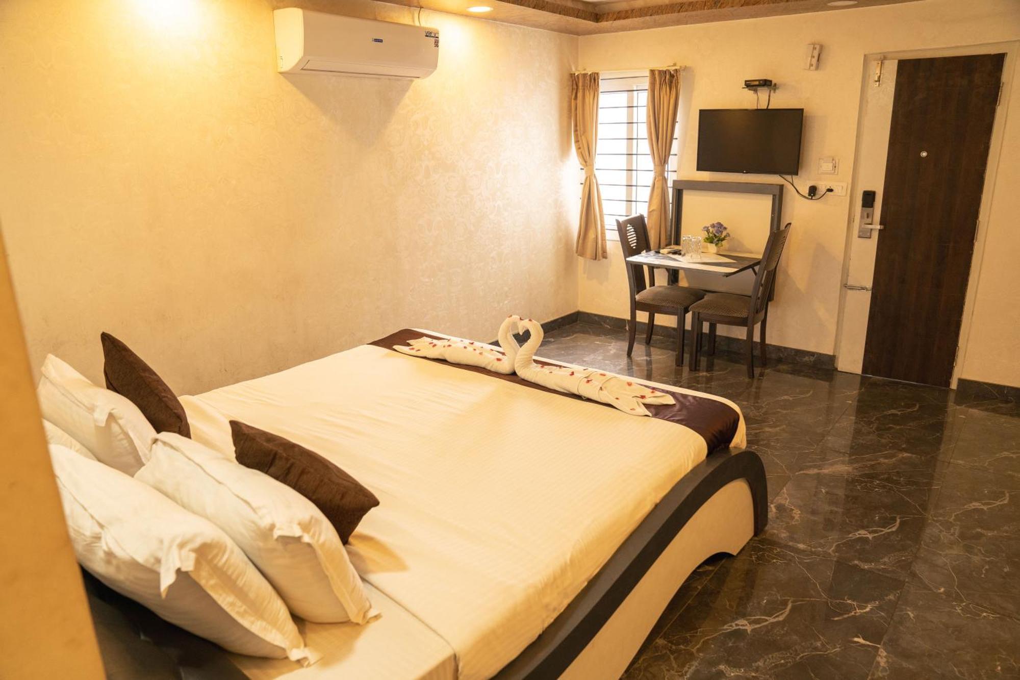 Seasons Jp Nagar Apartment *