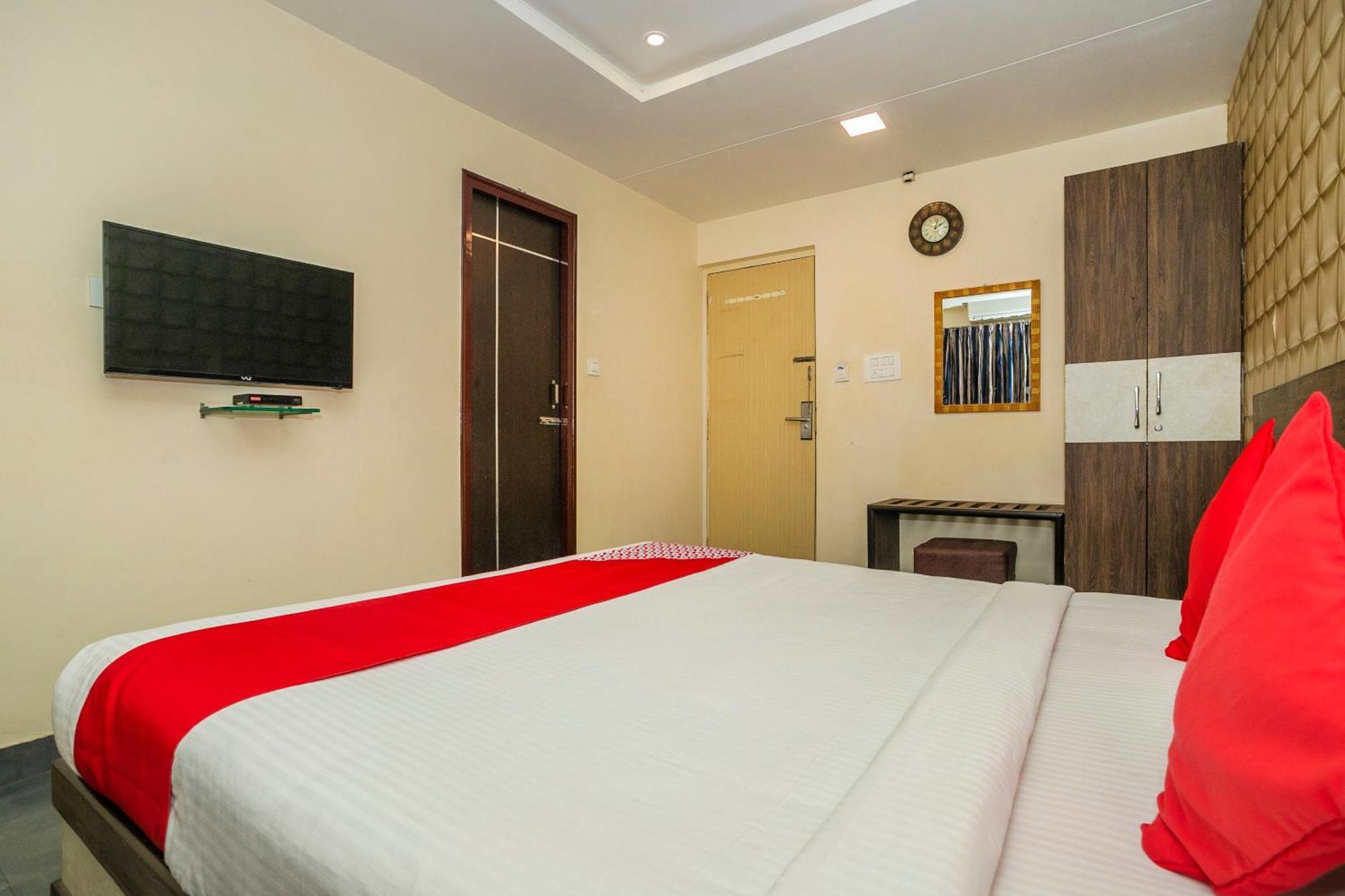 Hotel Super Collection O Indian Near Sitara Restaurant