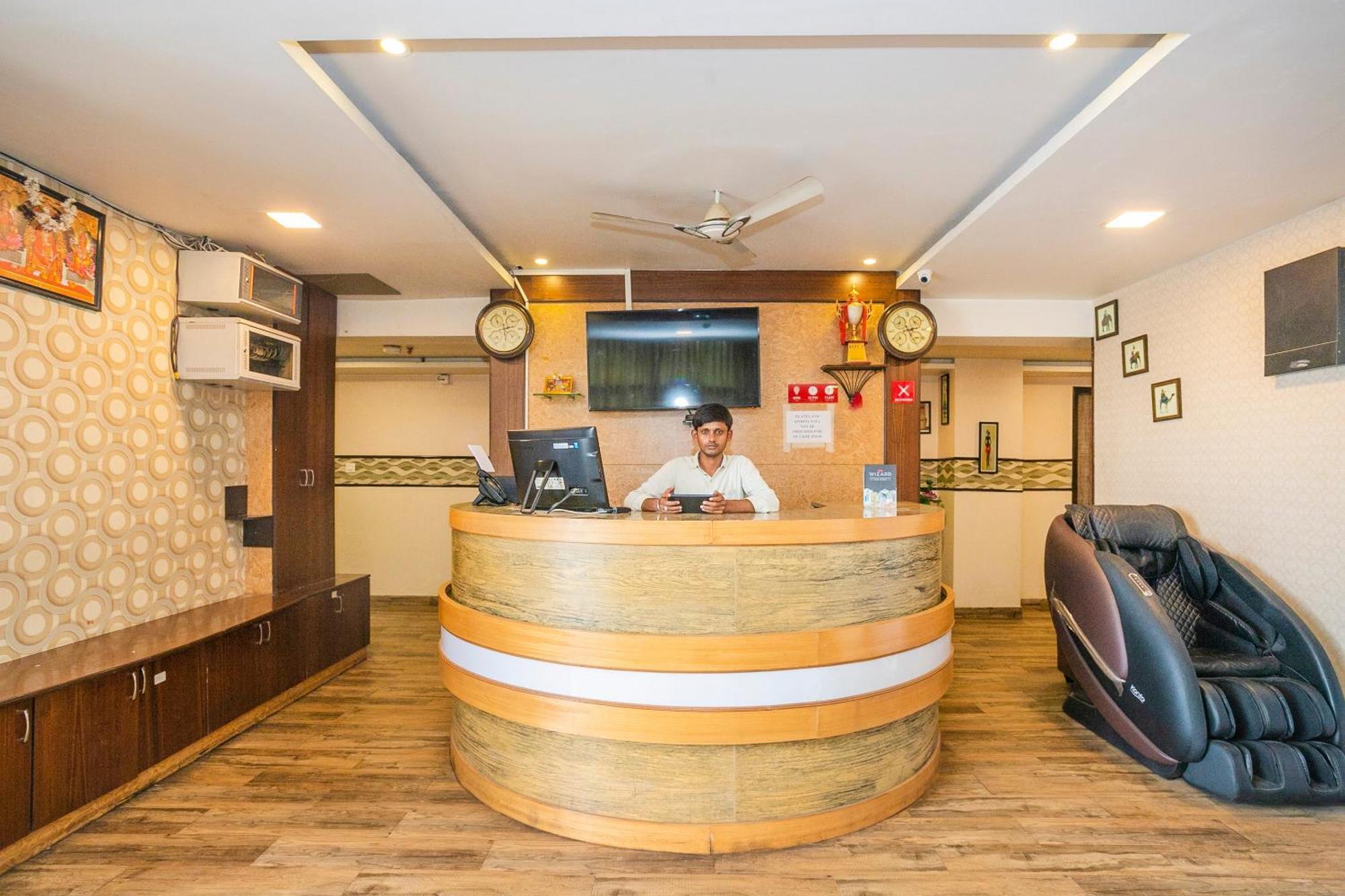 Super Collection O Indian Near Sitara Restaurant Hotel 3*