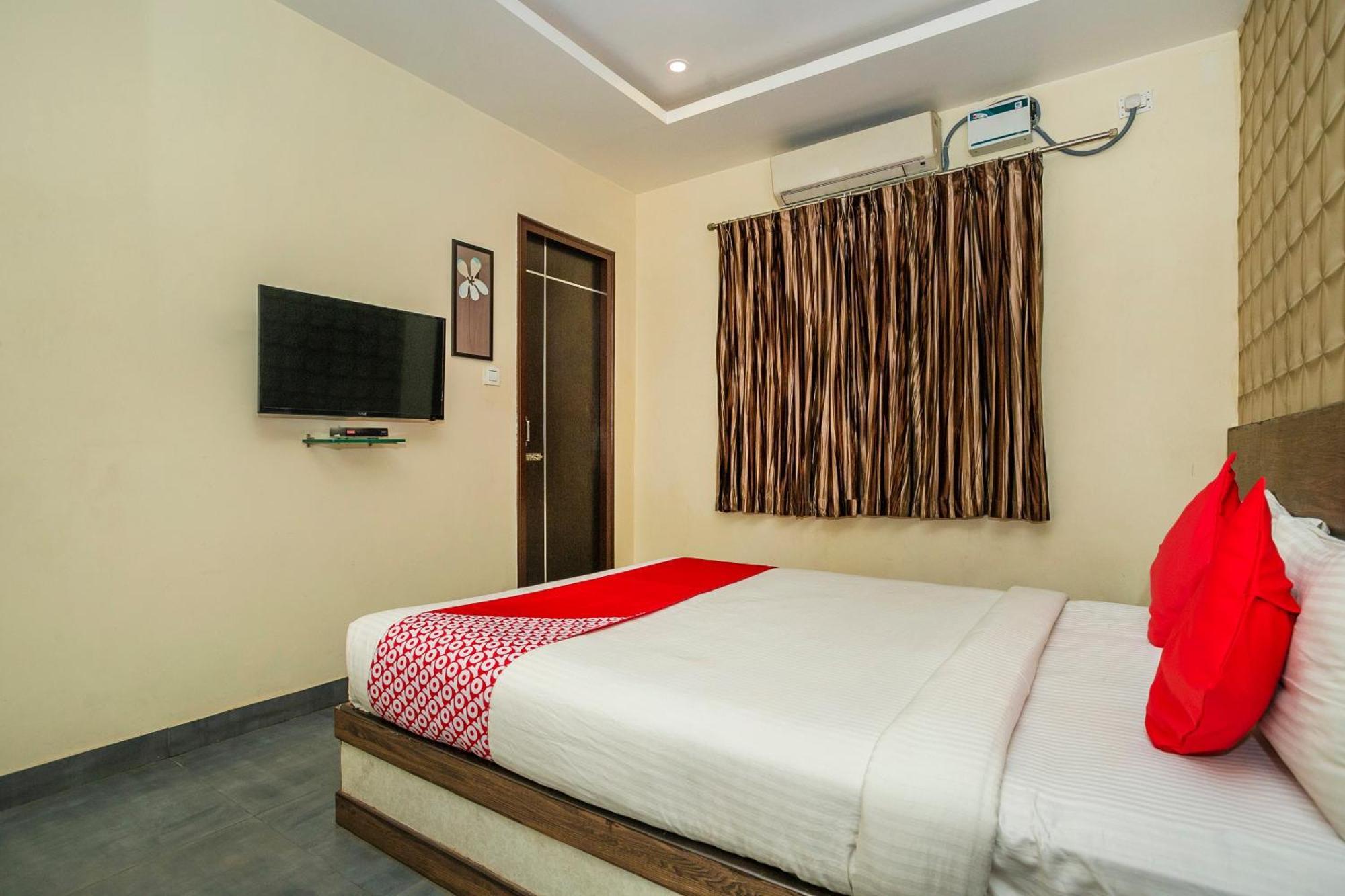 Hotel Super Collection O Indian Near Sitara Restaurant
