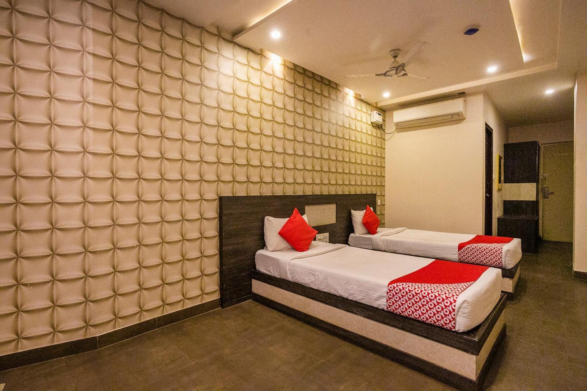 Hotel Super Collection O Indian Near Sitara Restaurant