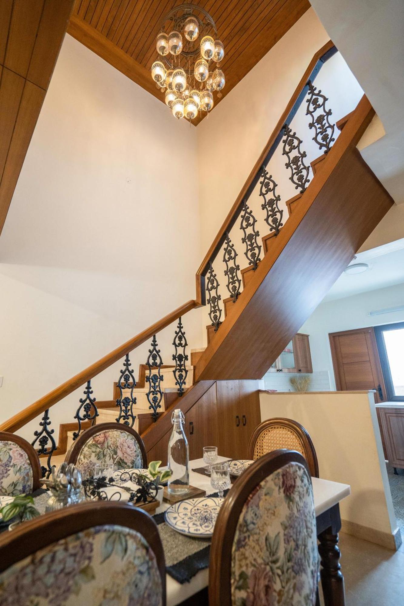 Luxury Vintage 3bhk Penthouse