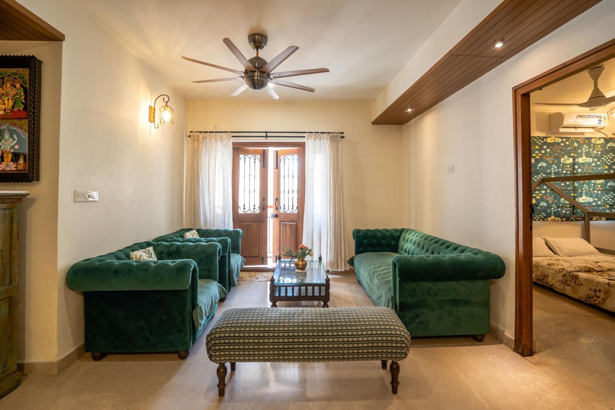 Luxury Vintage 3bhk Penthouse