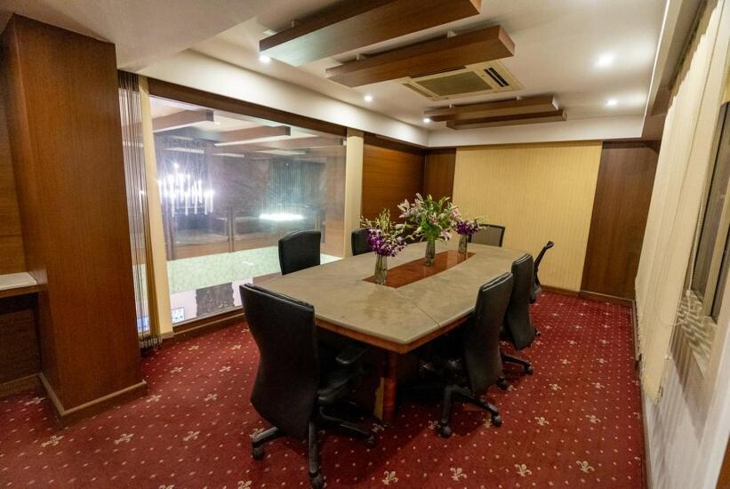 Sree Parijatha Grand Hotel 3*