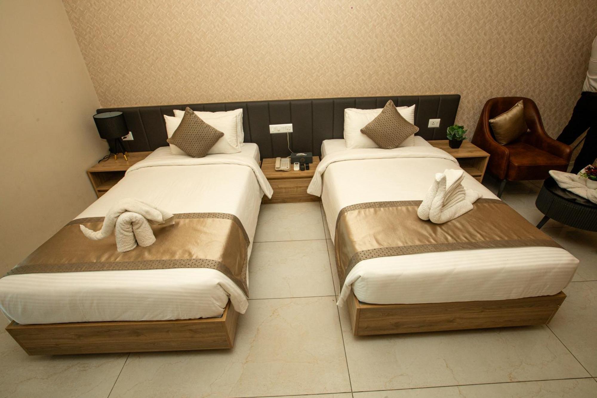 Resort Vrr Astoria & Convention Center Bangalore