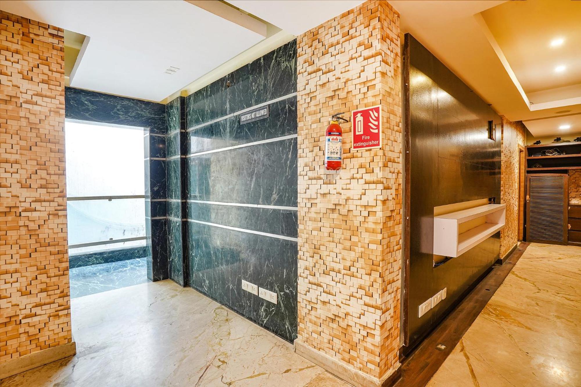 Fabexpress The Kings 10 Laxurious Hotel Bangalore
