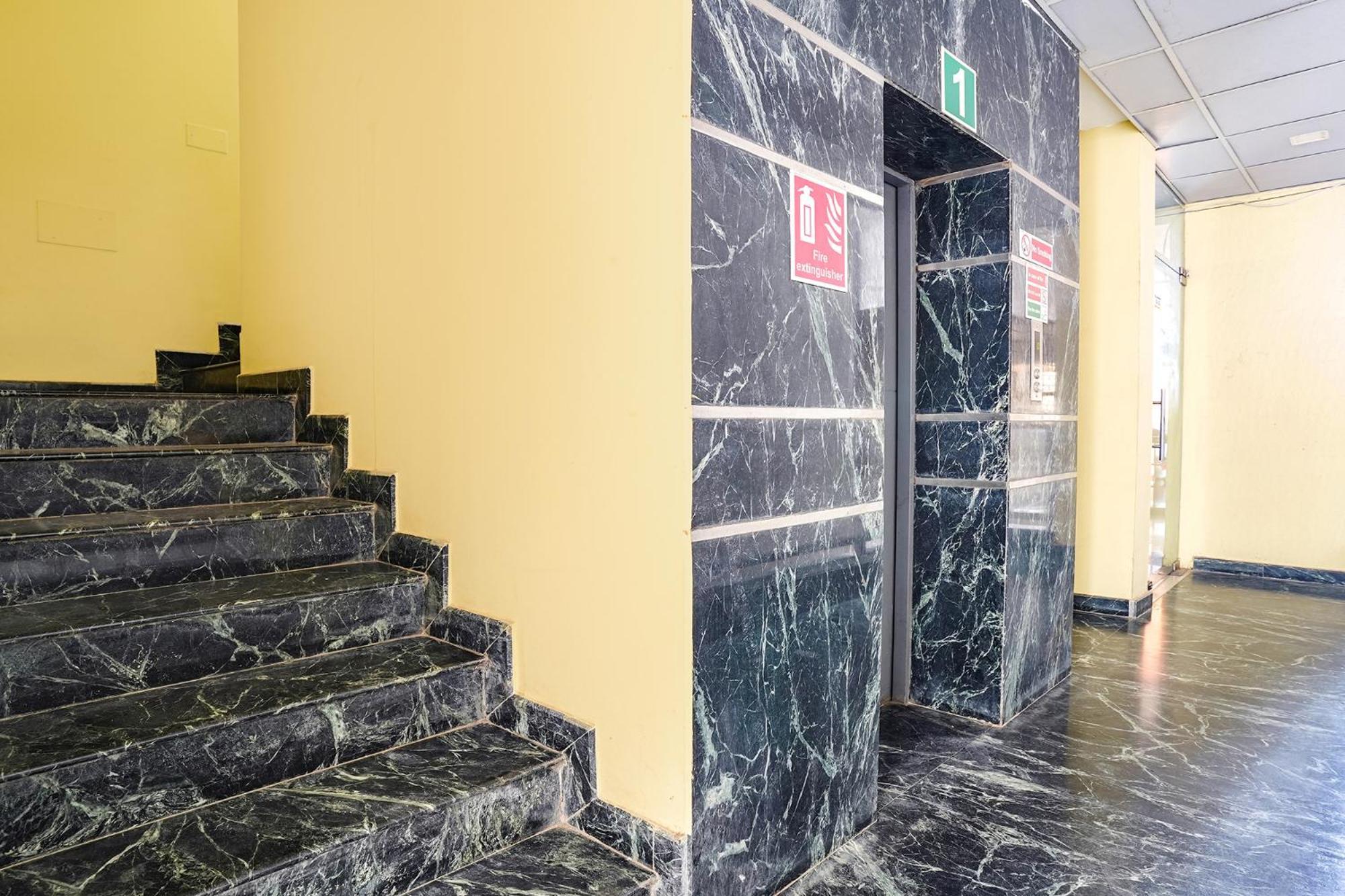 Hotel Fabexpress The Kings 10 Laxurious Bangalore