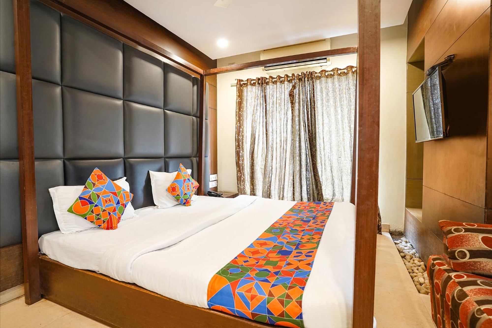 Fabexpress The Kings 10 Laxurious Hotel