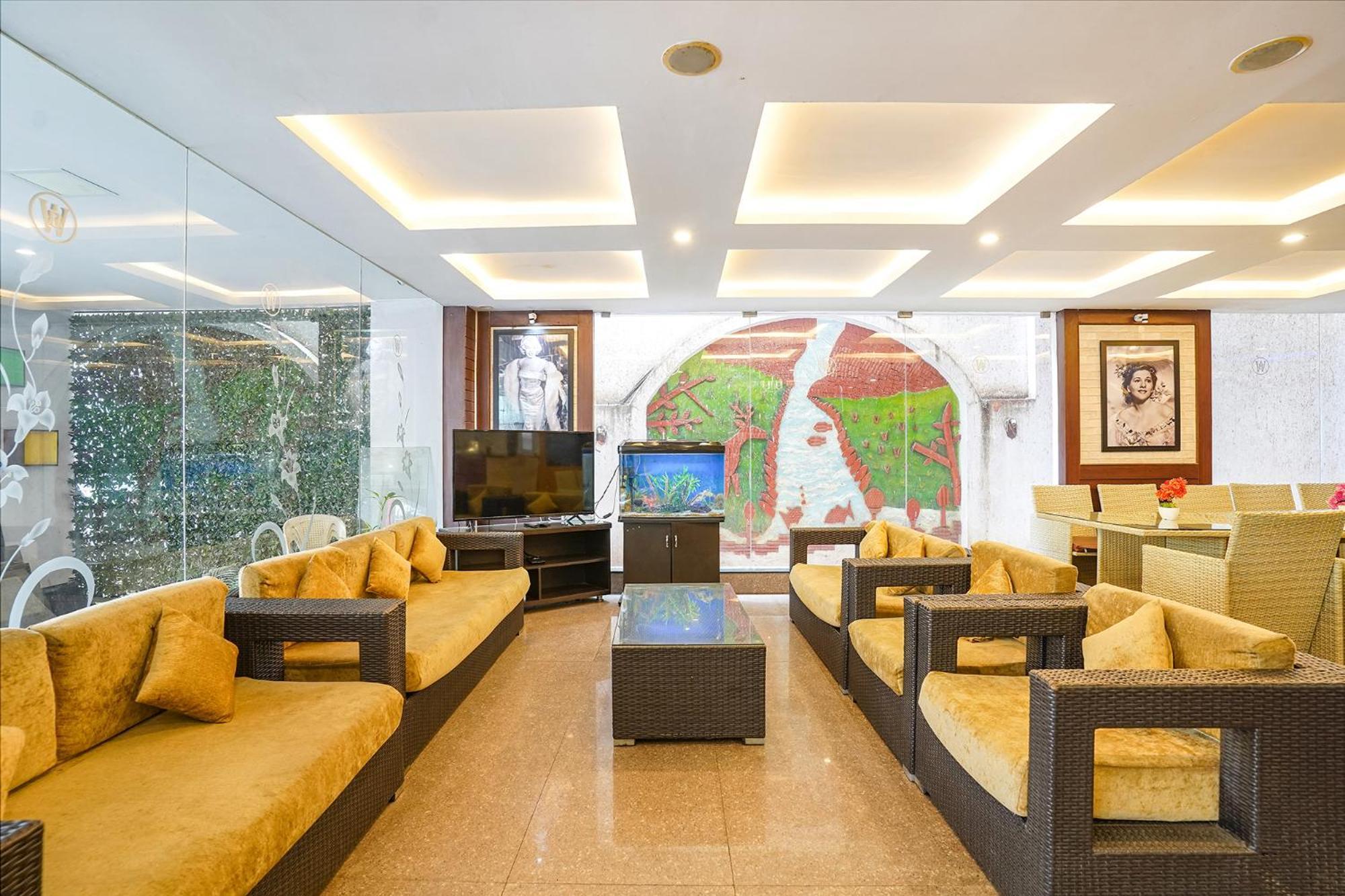 Hotel Fabhotel The Kings Bangalore