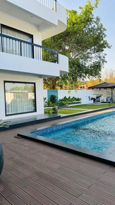 Heliconia Villa