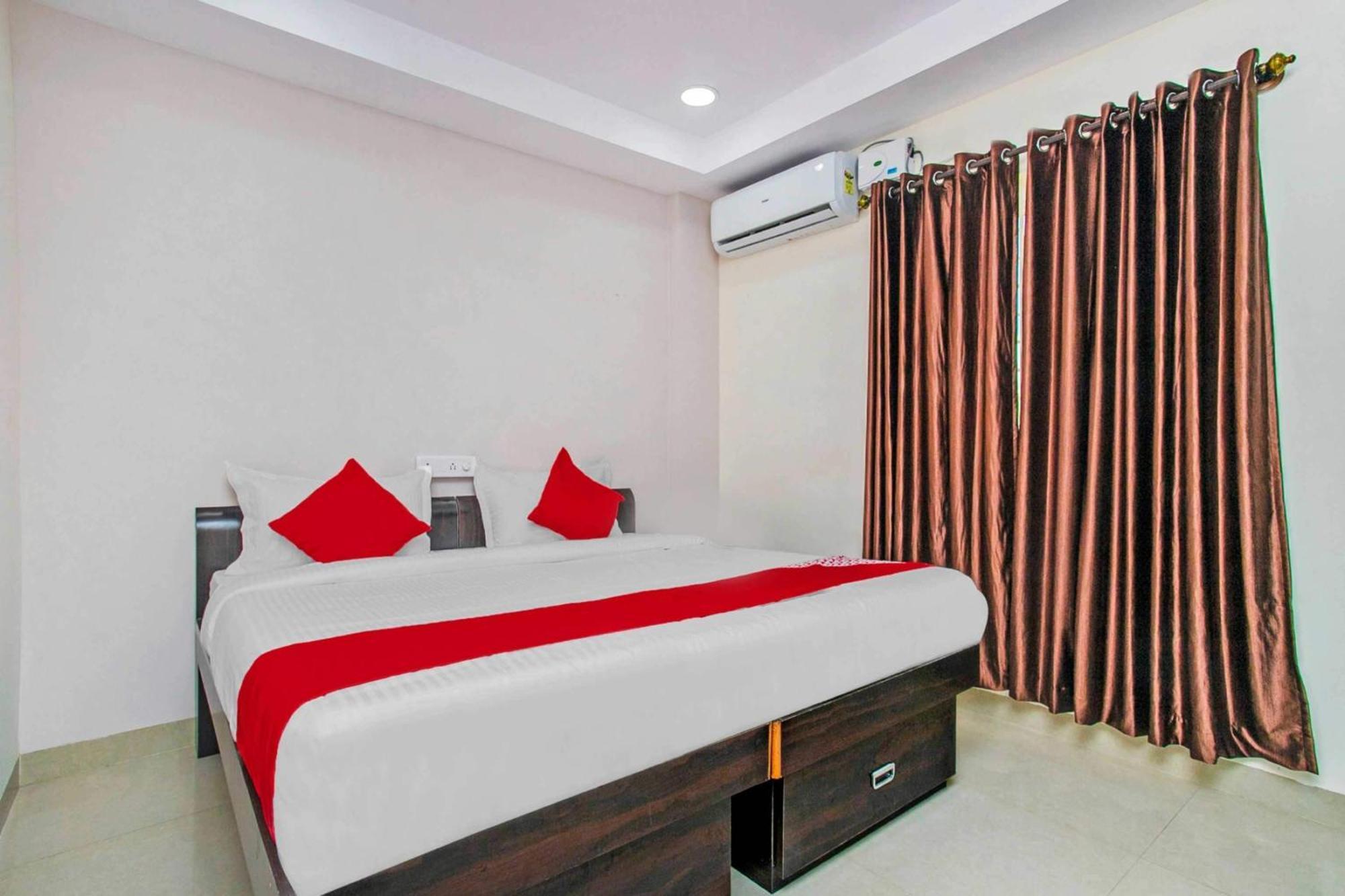 O Amster Hotel 4*