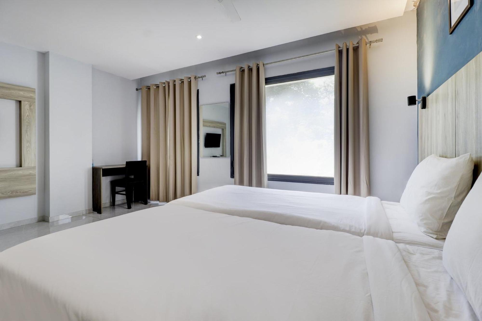 Hotel Sleek Townhouse Galexia And 4*