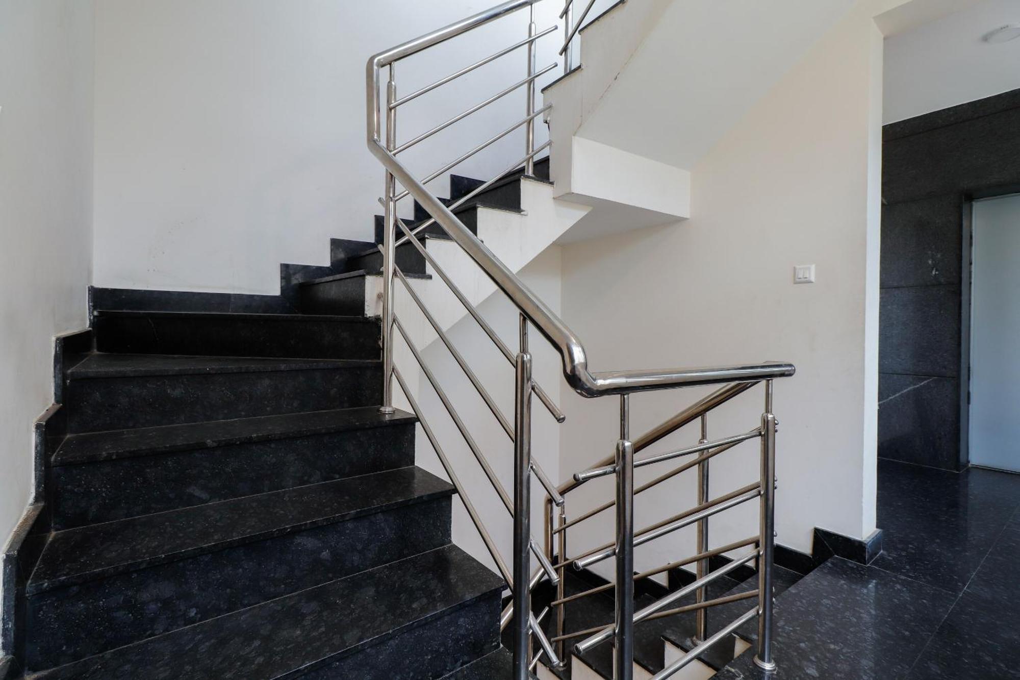 Hotel Gn Collection O Near Rajajinagar Industrial Estate Bangalore