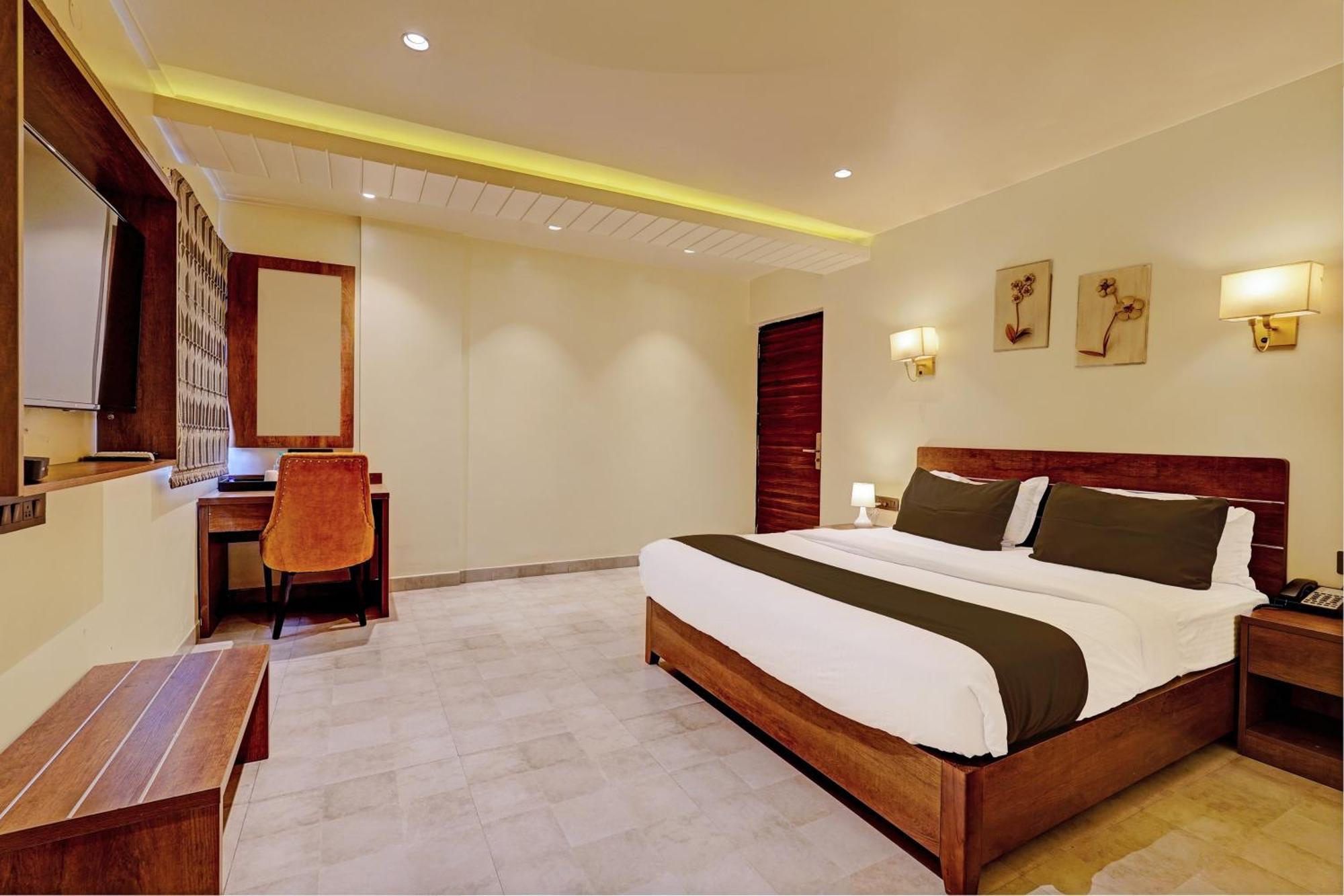 Townhouse Oak Clove Boutique Rajaji Nagar Near Lulu Mall Hotel
