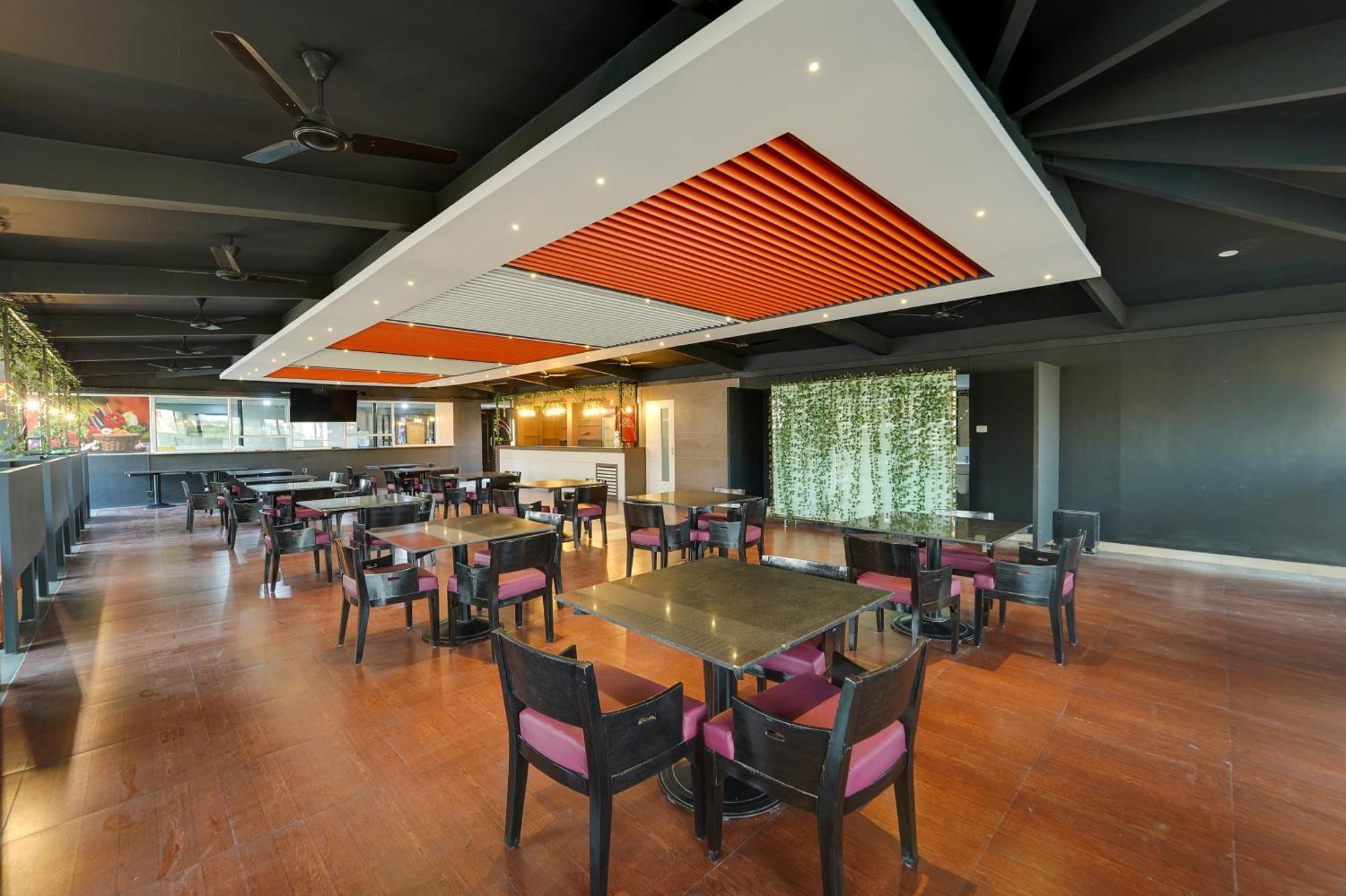 Super Townhouse Davis Let Hotel 3*