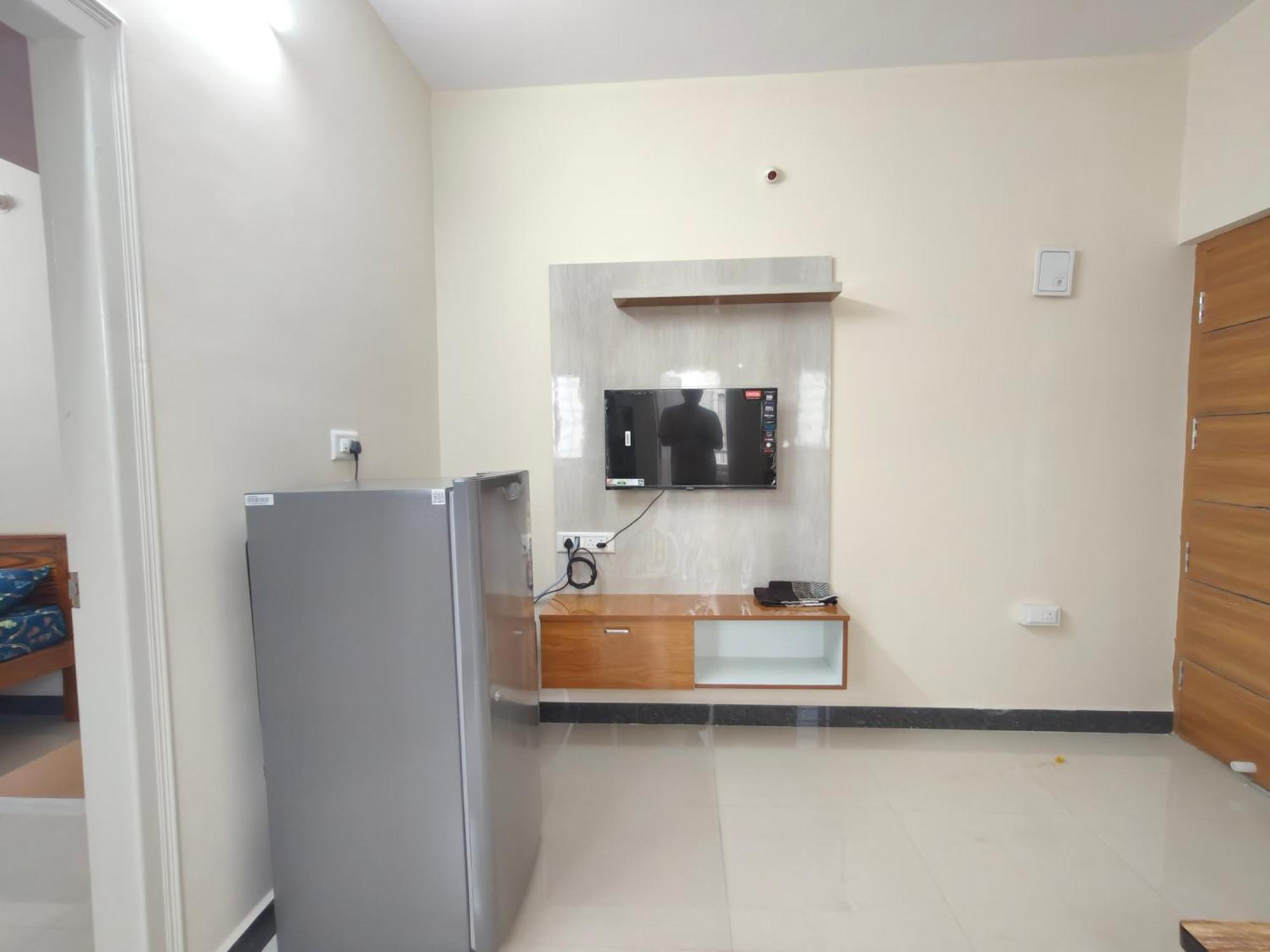 Apartment The Cave Lakeside Luxe Bangalore