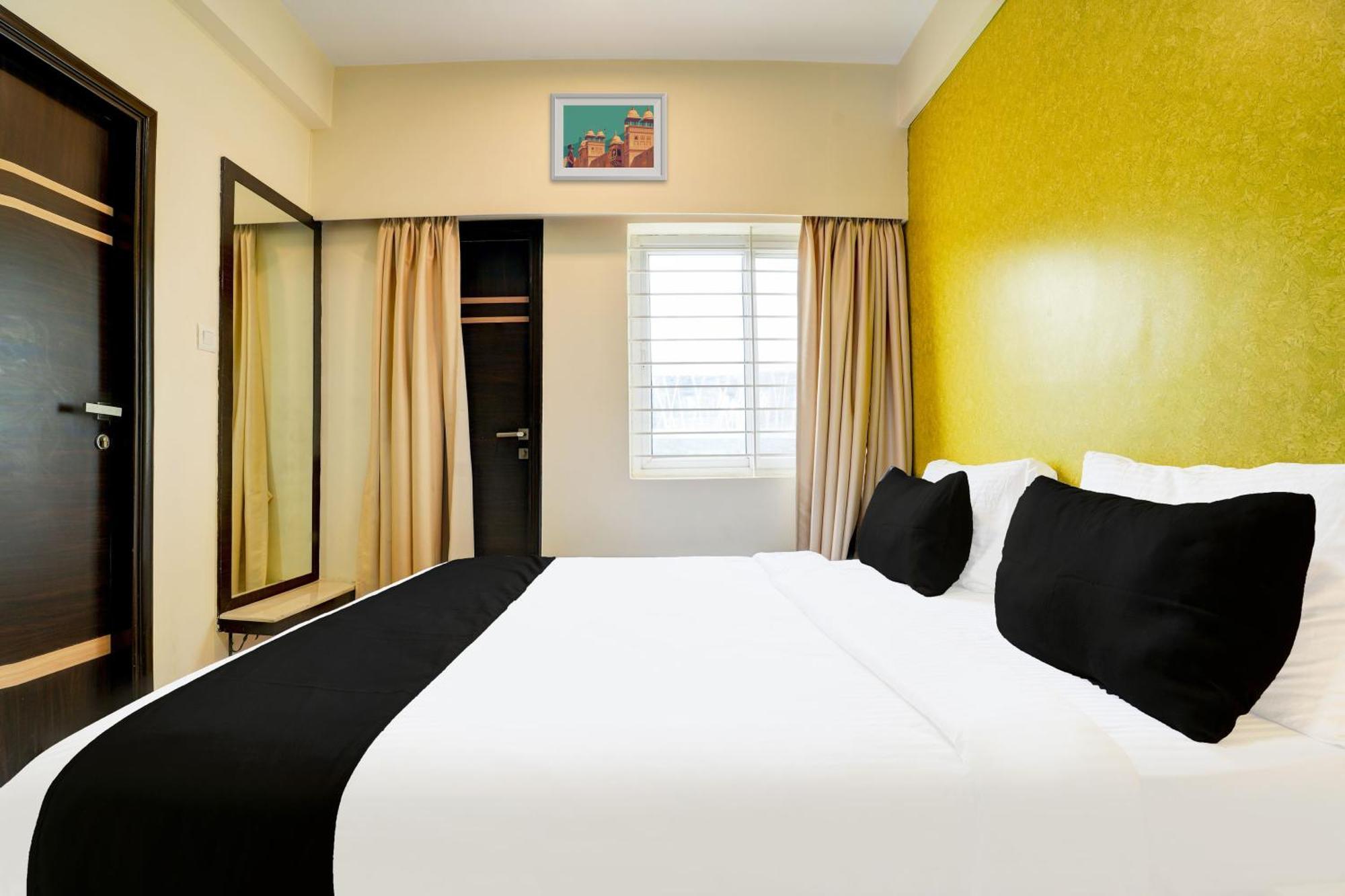 Hotel O Apple Tree 3*