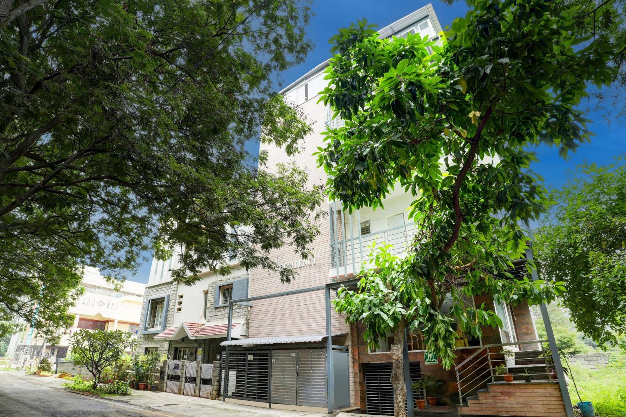 O Apple Tree Hotel 3*