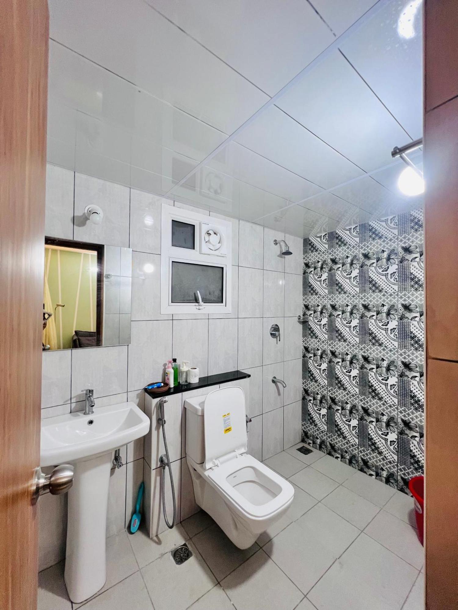 Apartamento Pool View 2bhk Near Airport