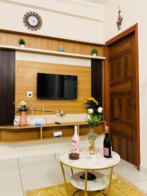 The Contessa, Hsr Cozy Couple Friendly 1bhk Flat * Bangalore
