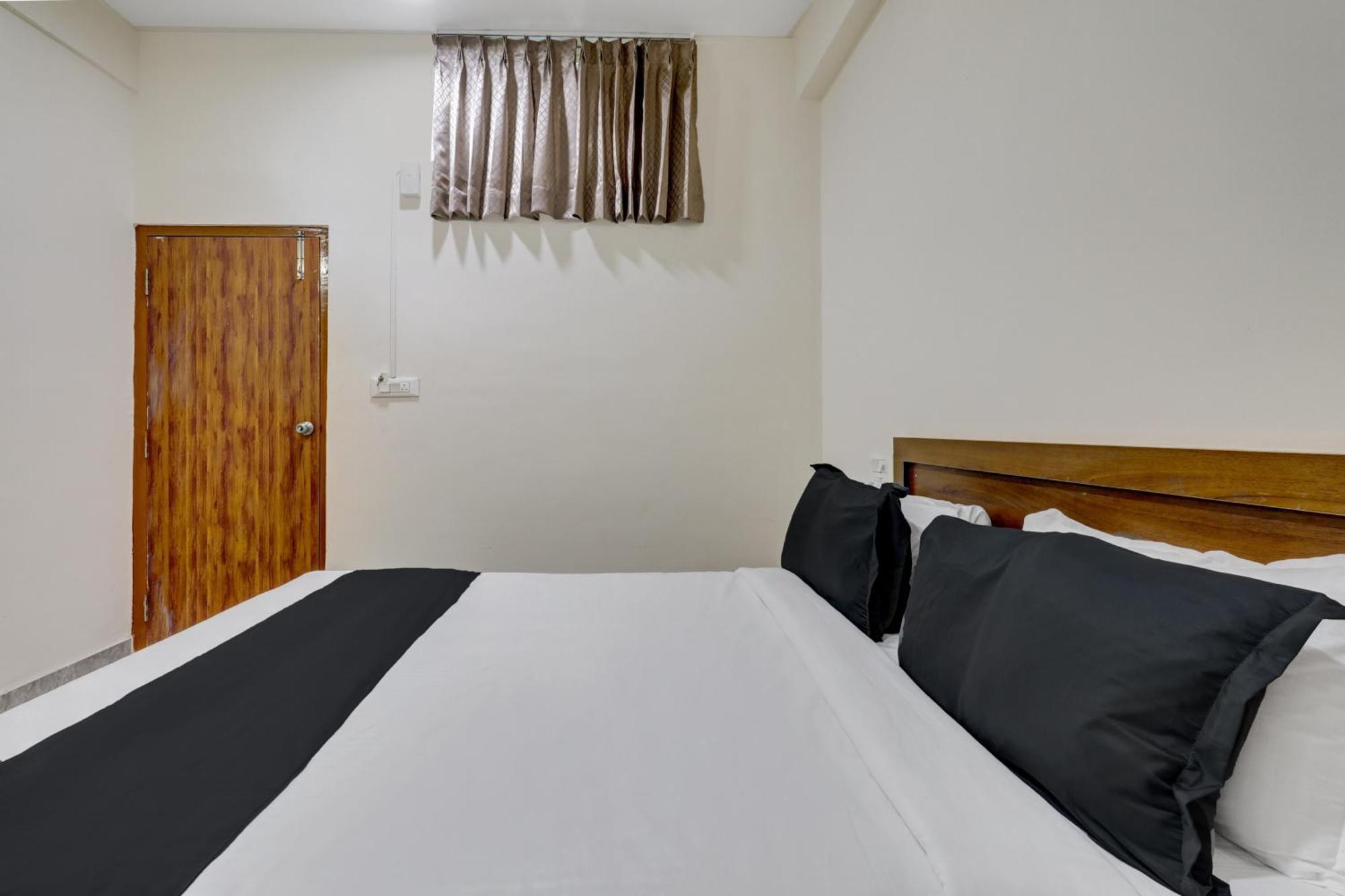 O Cheluva Residency Hotel 2*