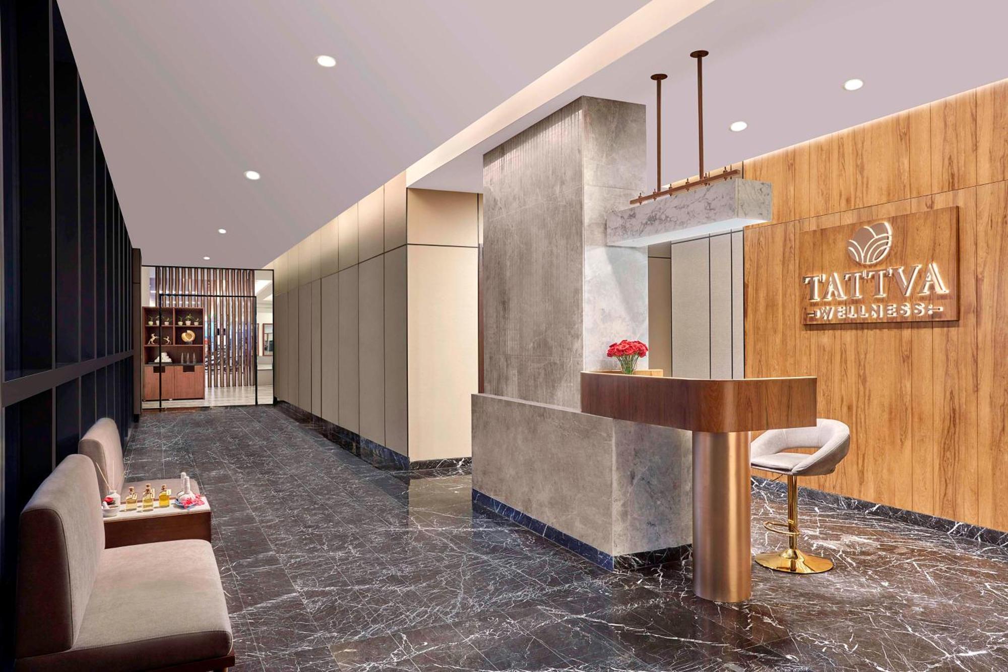 Hotel Hilton Embassy Manyata Business Park 5*