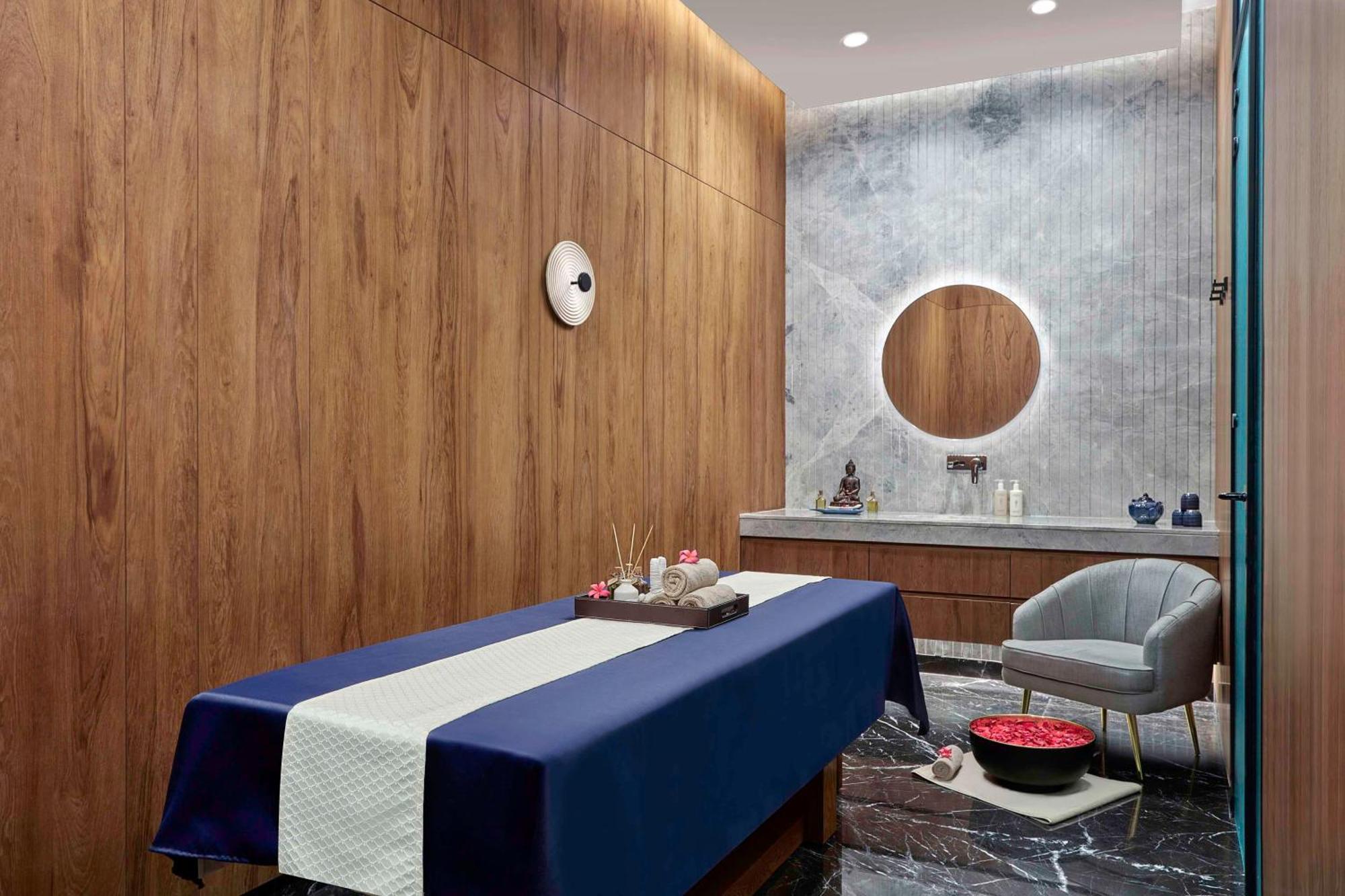 Hilton Embassy Manyata Business Park Hotel Bangalore
