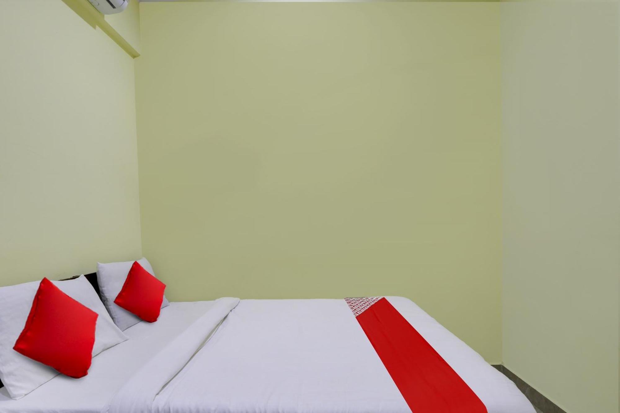 Hotel O Royal Comfort Near Cubbon Park 4*