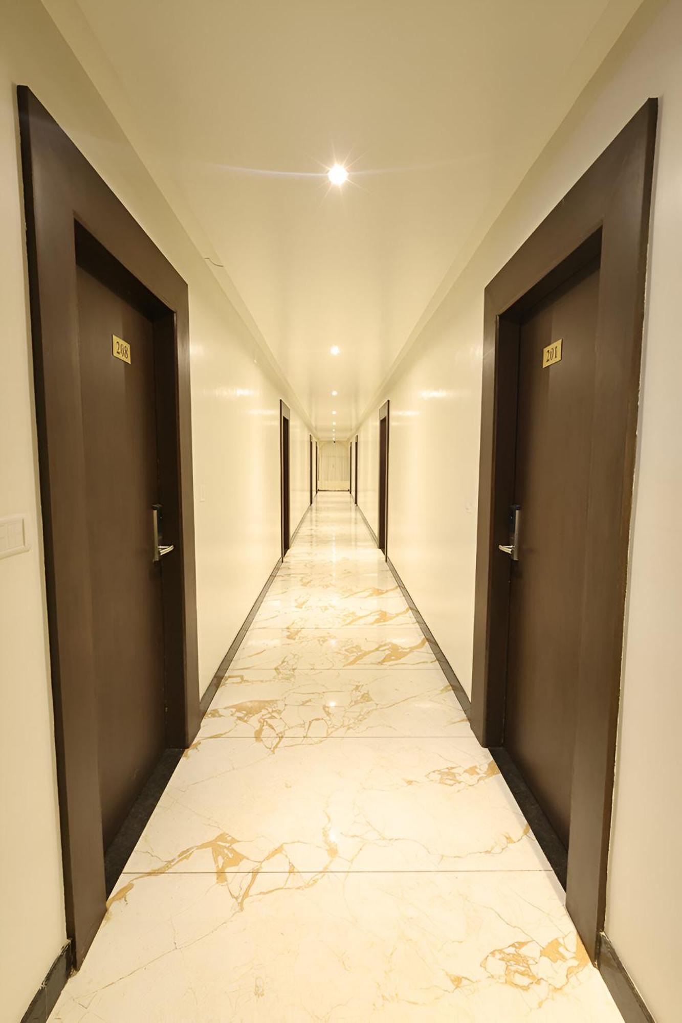 Hotel Pph Living Rajathagiri Palace Premium Bangalore